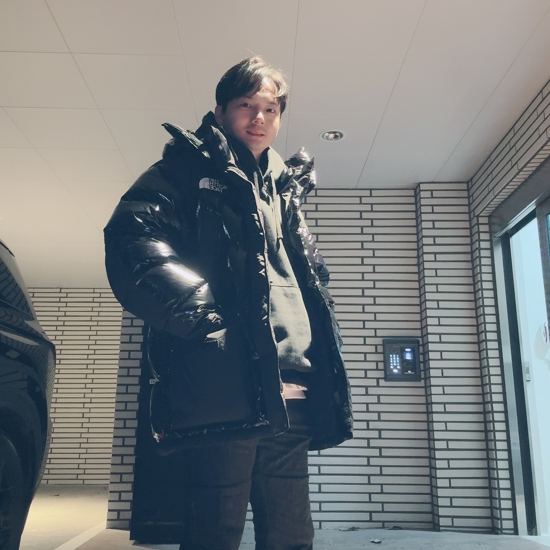 Supreme x The North Face 700-Fill Down Parka Black - 22FW, Stussy World Tour Hoodie Black 2023 착용 스타일 - 5