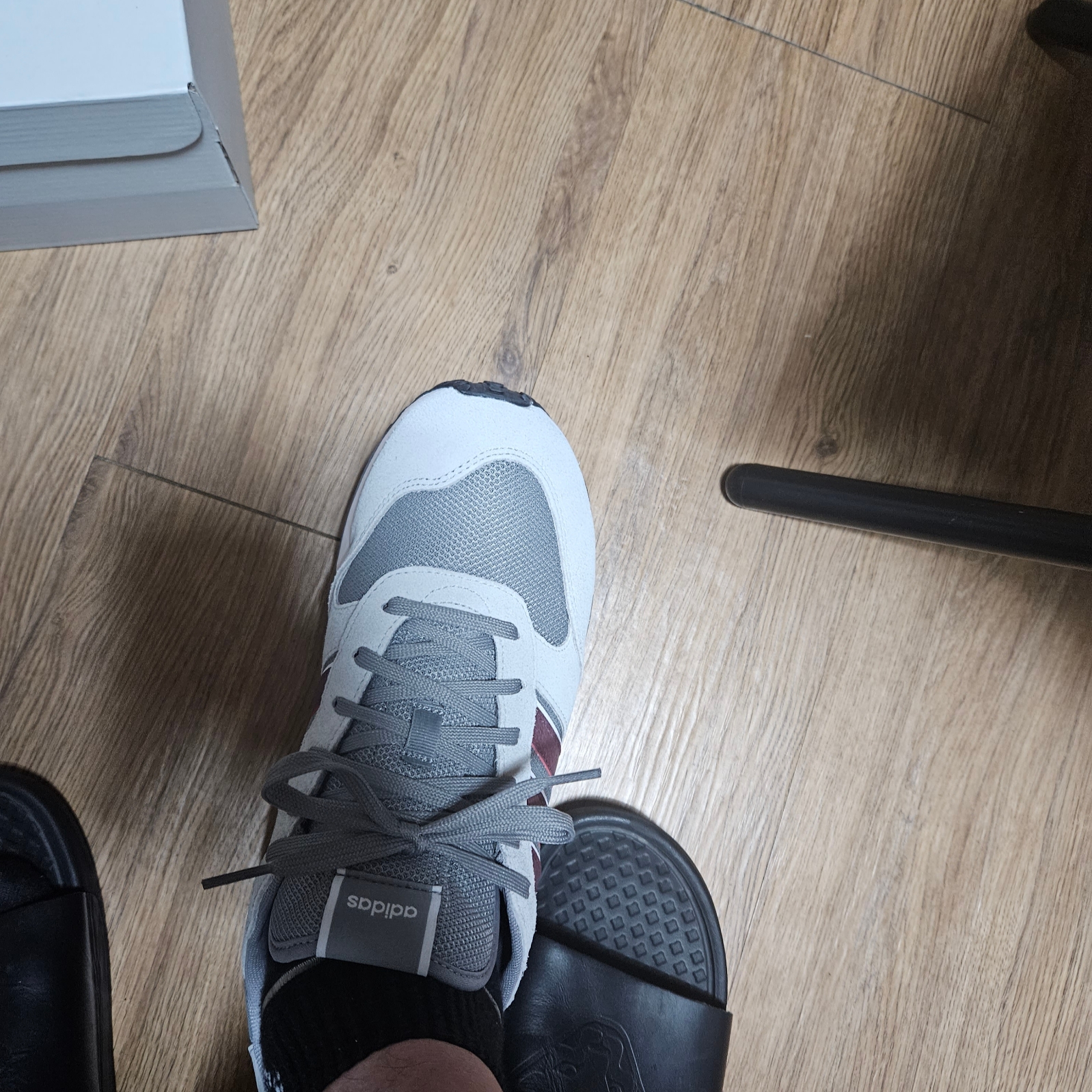 Adidas Run 80s Core Black Cloud White 착용 스타일 - 2