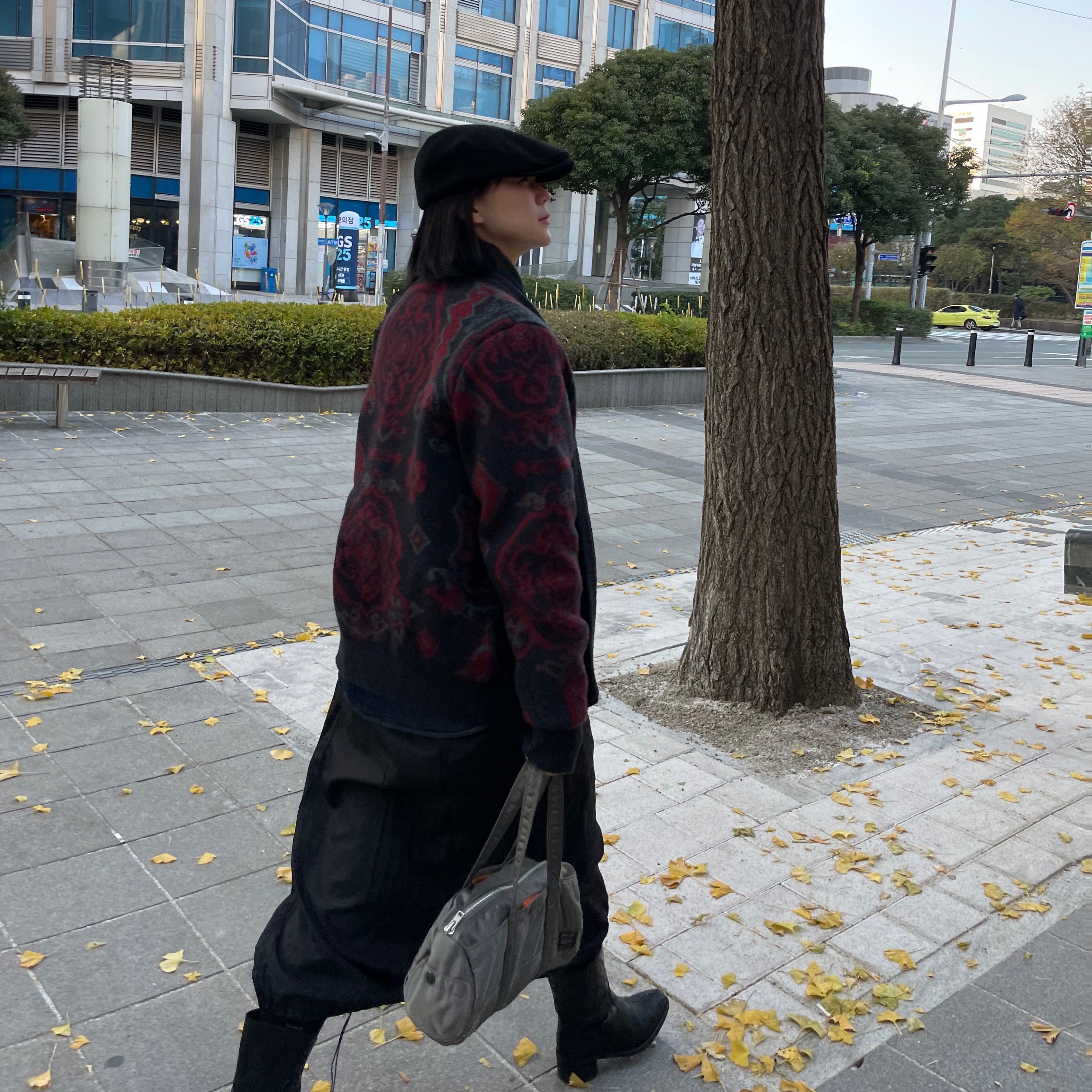 Porter Tanker Duffle Bag S Sage Green 착용 스타일 - 4