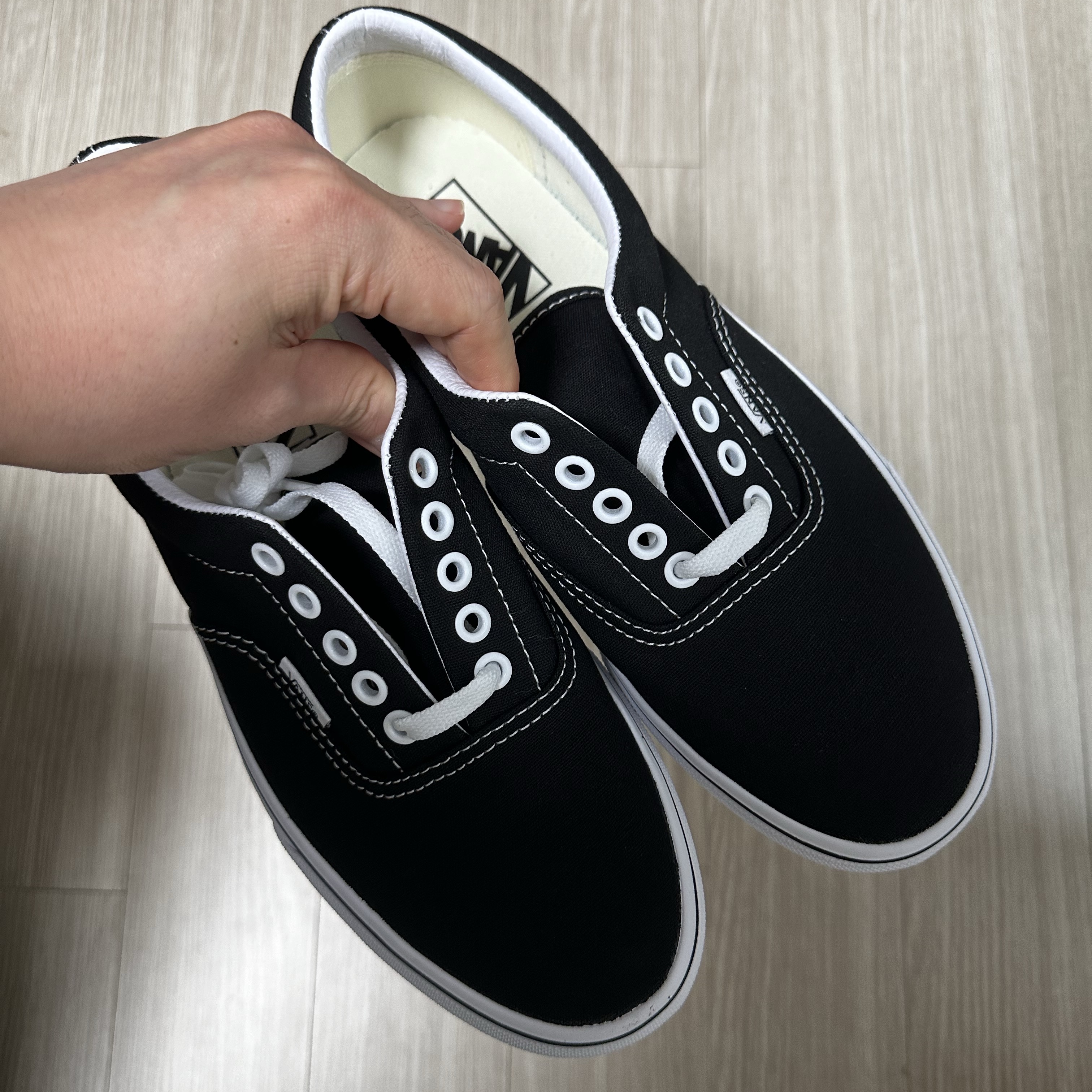 Vans Era Core Classic Black 착용 스타일