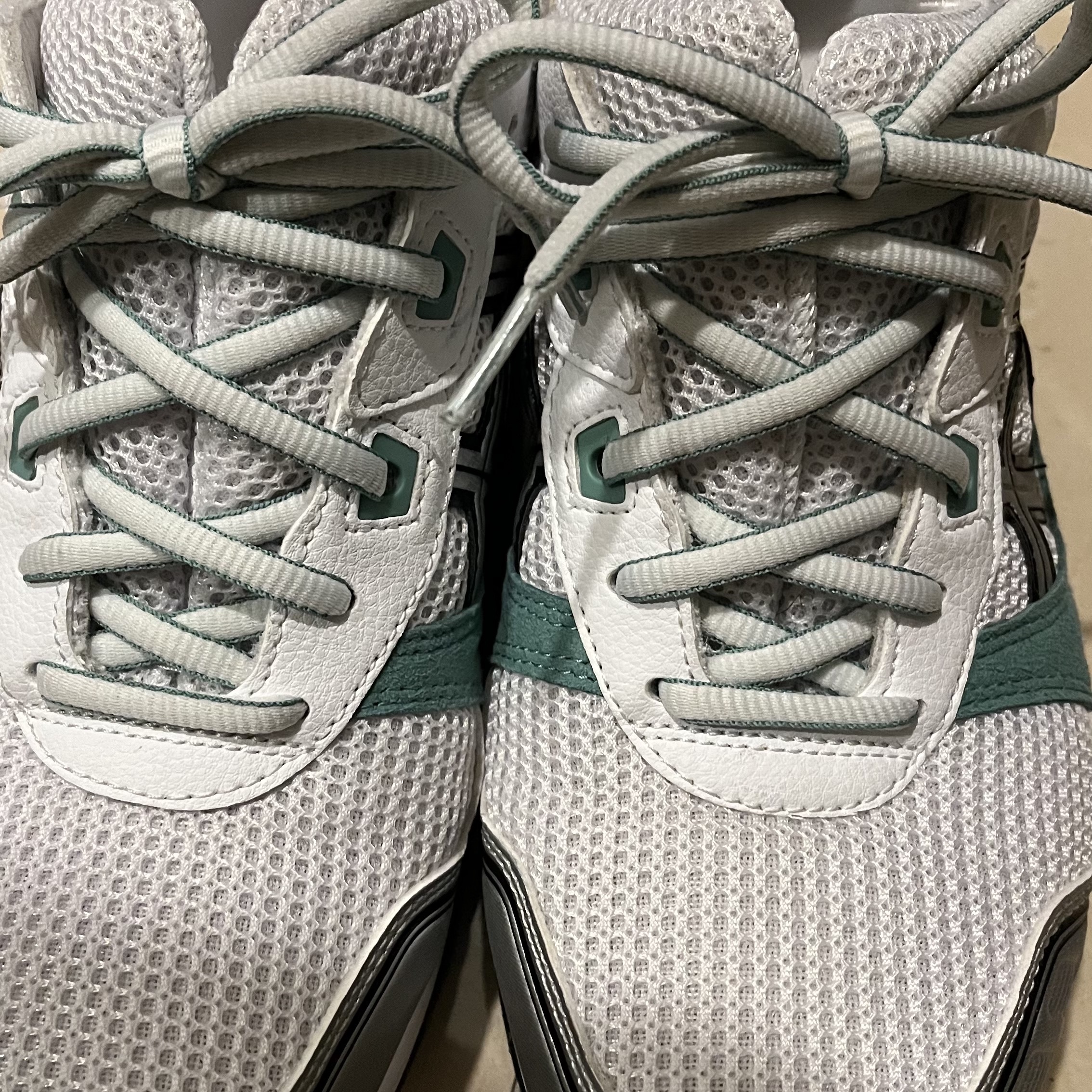 Asics Gel-Lyte III OG White Sage 착용 스타일