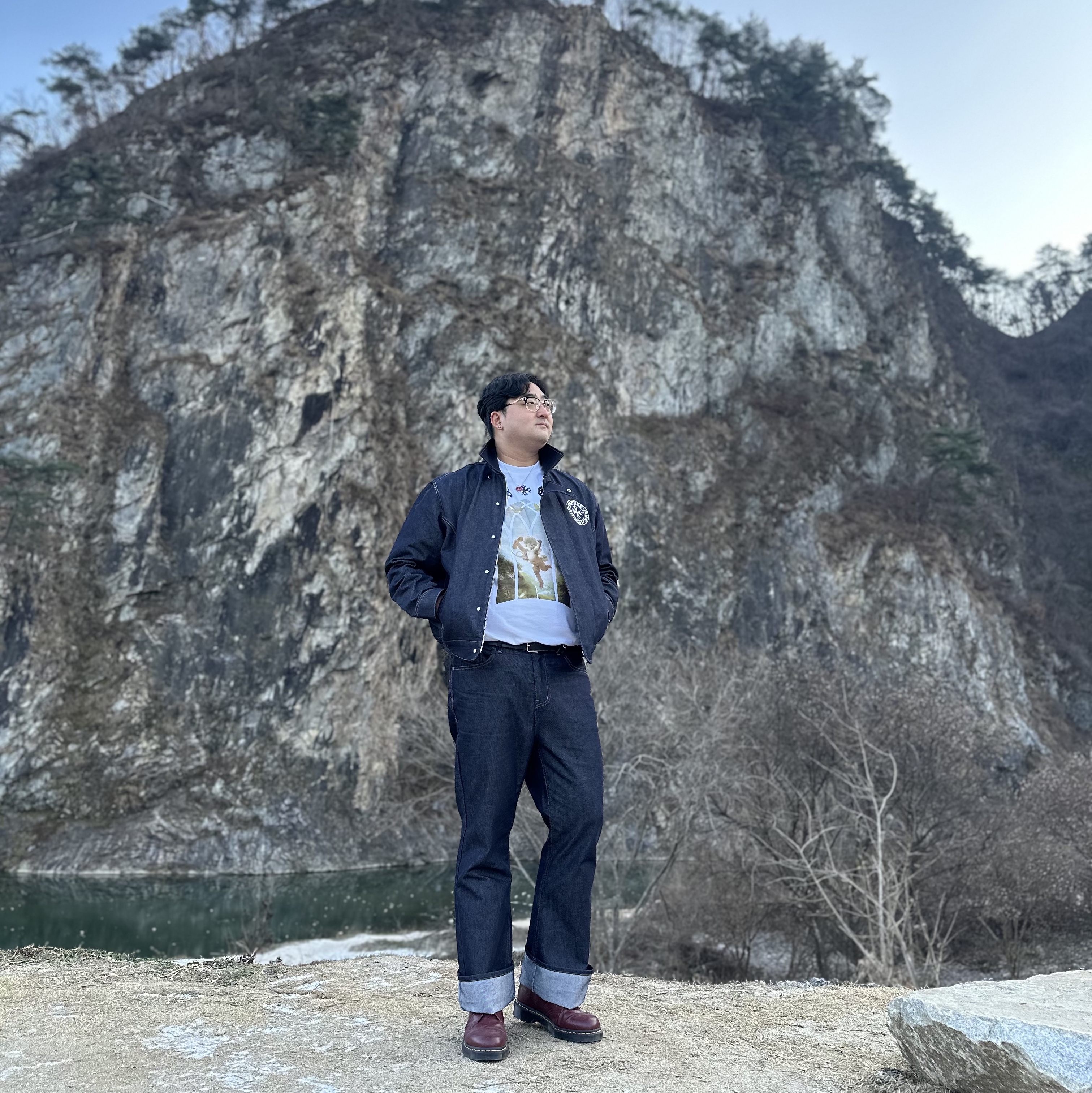 Punch Drunk Parties Backing Parties Raw Denim Jacket Dark Indigo, Punch Drunk Parties Backing Parties Raw Flare Jeans Dark Indigo 착용 스타일 - 2