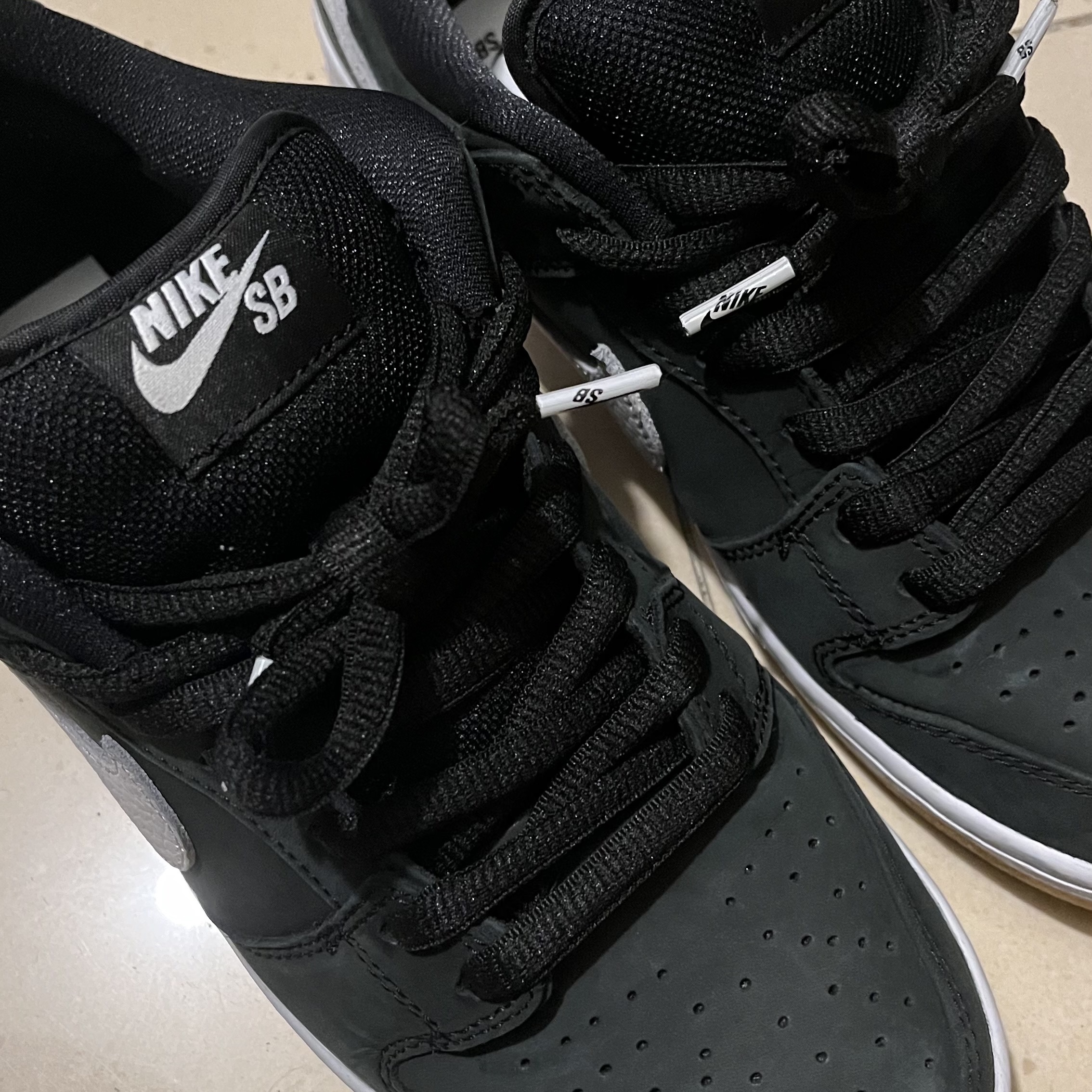 Nike SB Dunk Low Pro Black White 착용 스타일