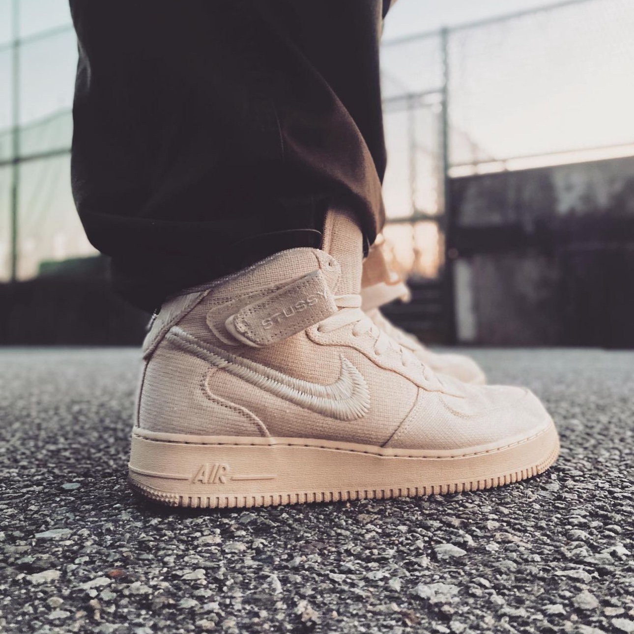 Nike x Stussy Air Force 1 '07 Mid SP Fossil 착용 스타일 - 2