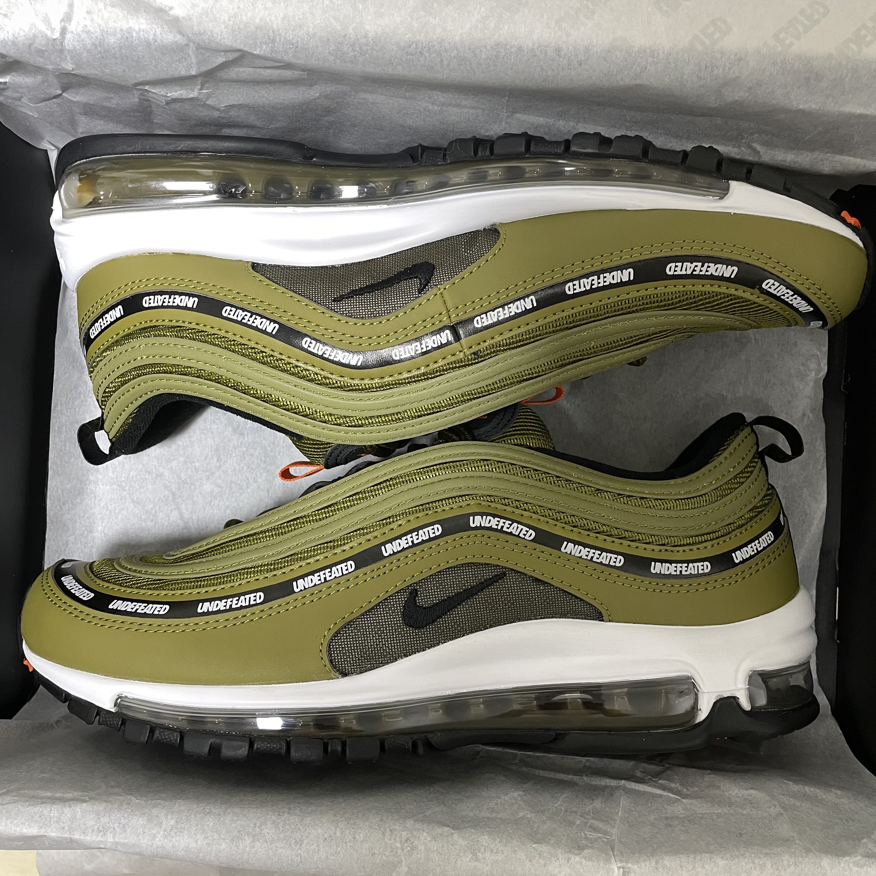 Nike x Undefeated Air Max 97 Militia Green 착용 스타일