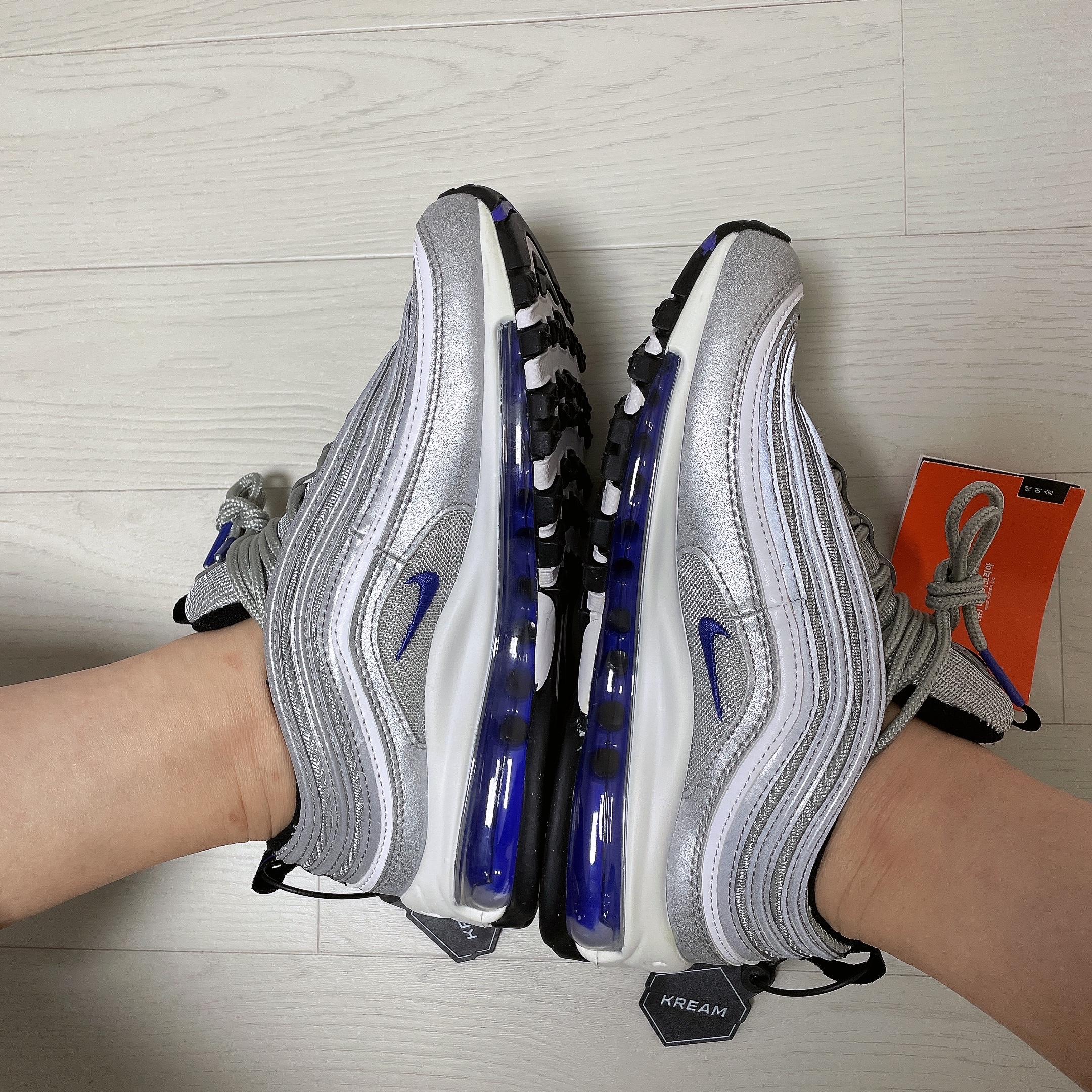 (GS) Nike Air Max 97 Silver Blue 착용 스타일 - 2