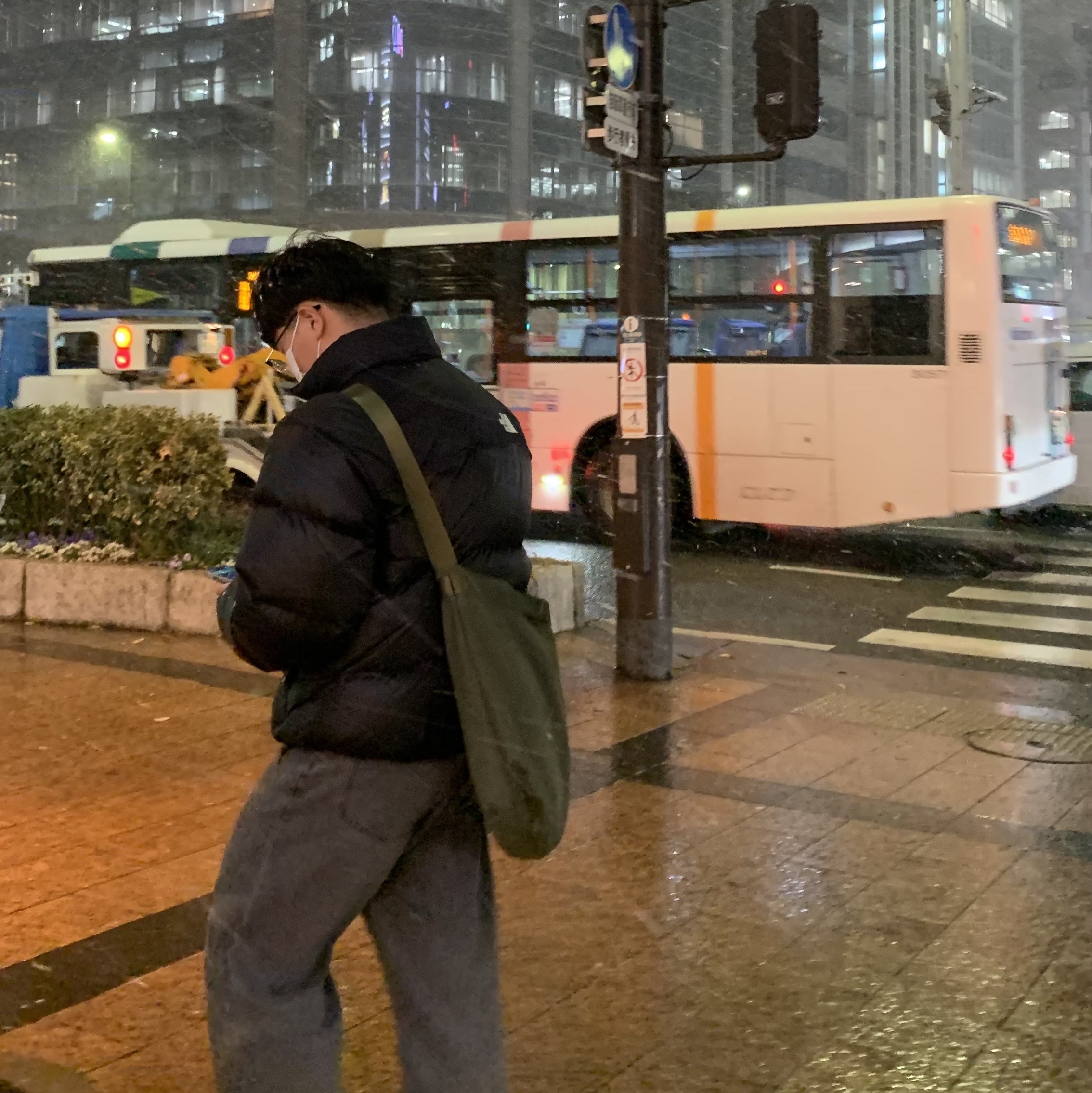 The North Face 1996 Eco Nuptse Jacket Real Black 착용 스타일