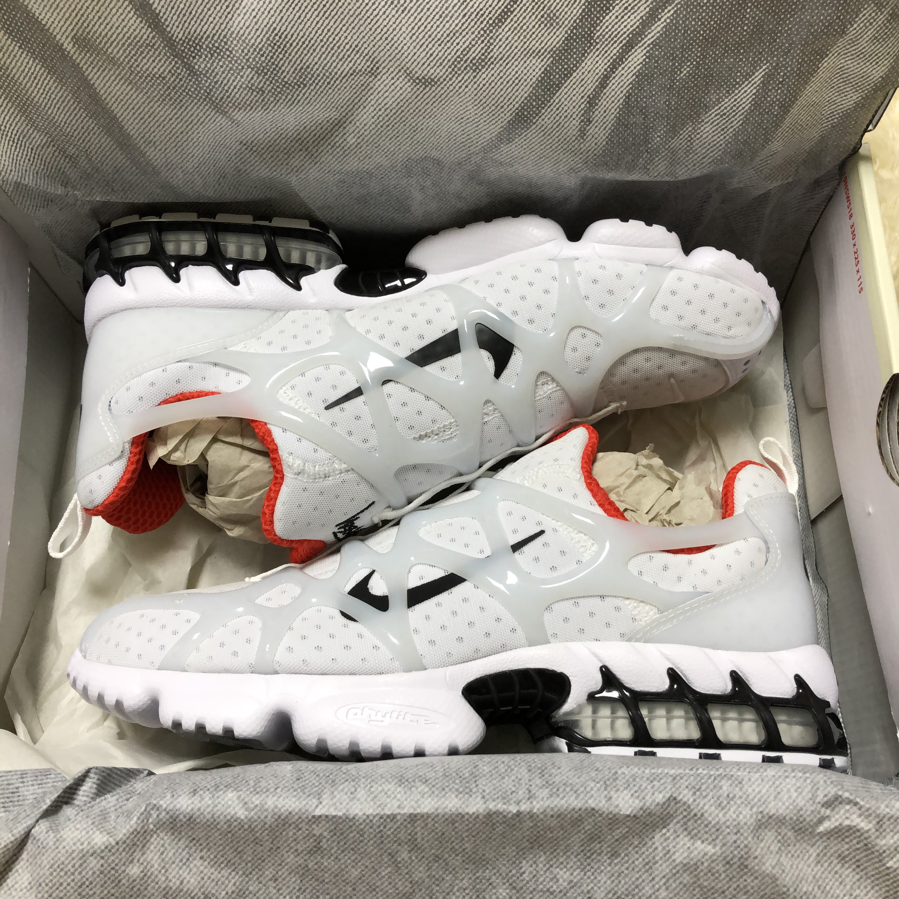 Nike x Stussy Air Zoom Spiridon Kukini White 착용 스타일