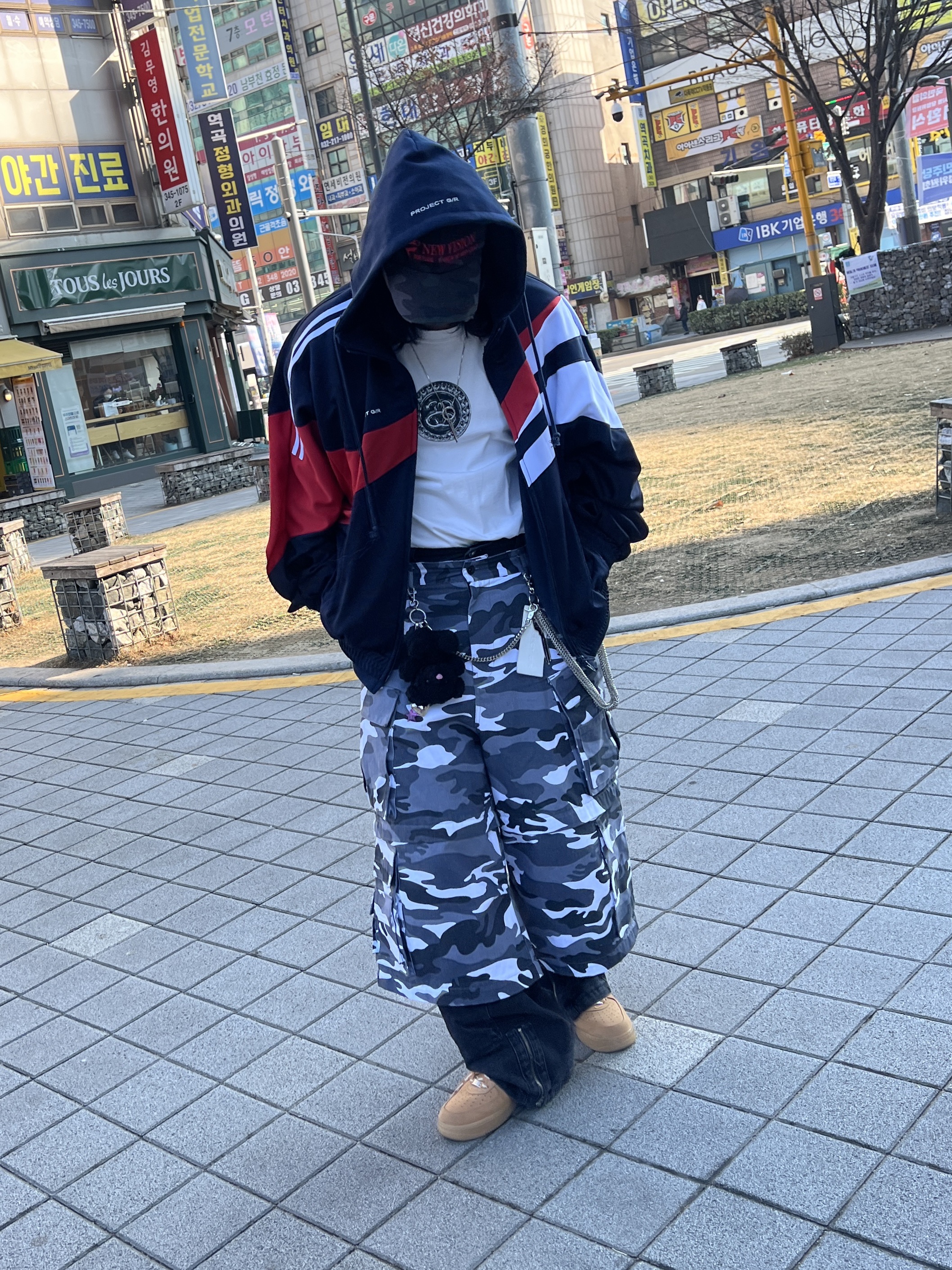 Project G/R Hybrid Hooded Track Jacket Navy, Project G/R Oversized Convertible Cargo Pants City Camo 착용 스타일 - 2