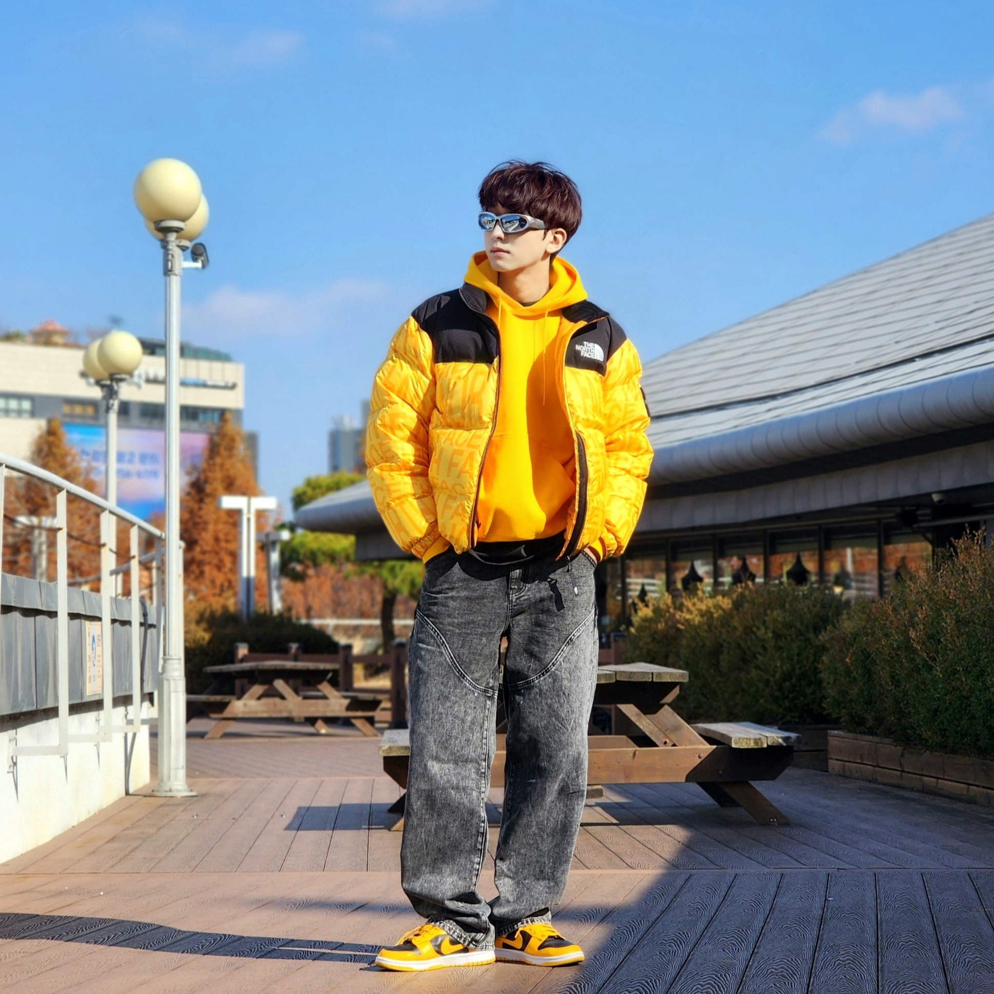 Nike Dunk Low Retro Championship Goldenrod, The North Face White Label Novelty Nuptse Down Jacket P Yellow 착용 스타일 - 7