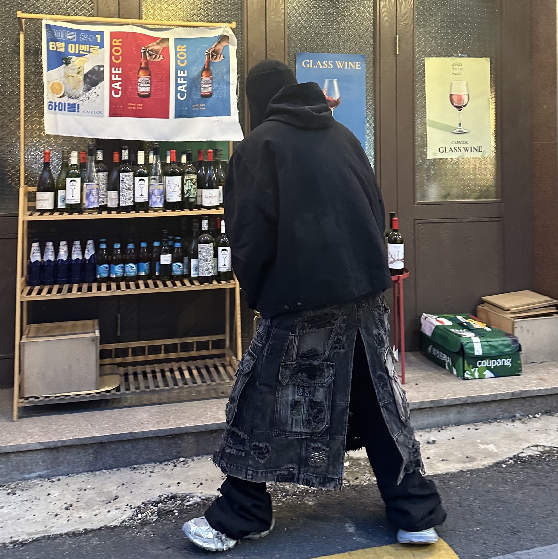 Project G/R Distressed Mud Work Jacket Black, Project G/R Flare Jeans Black 착용 스타일 - 8