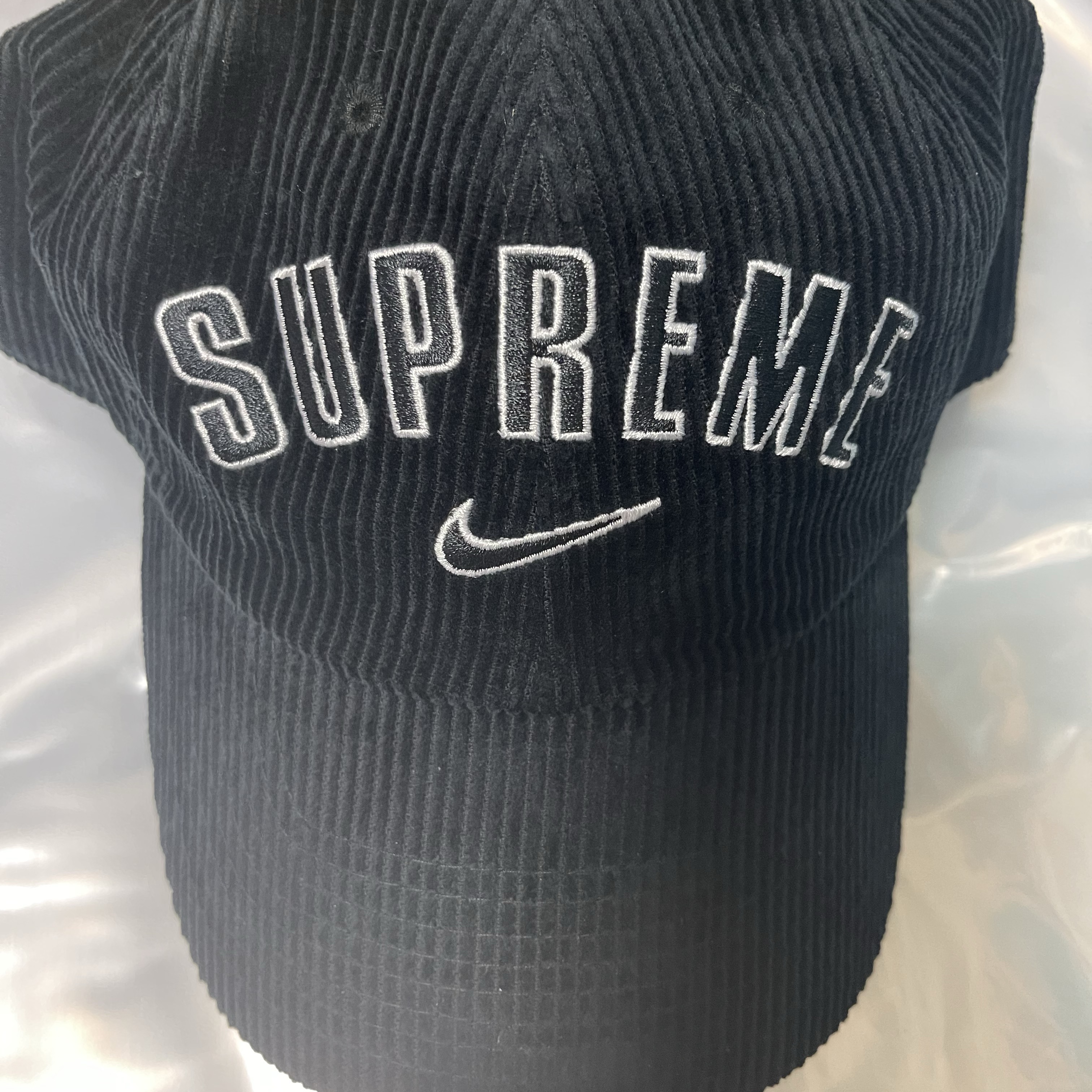 Supreme x Nike Arc Corduroy 6-Panel Black - 22SS 착용 스타일