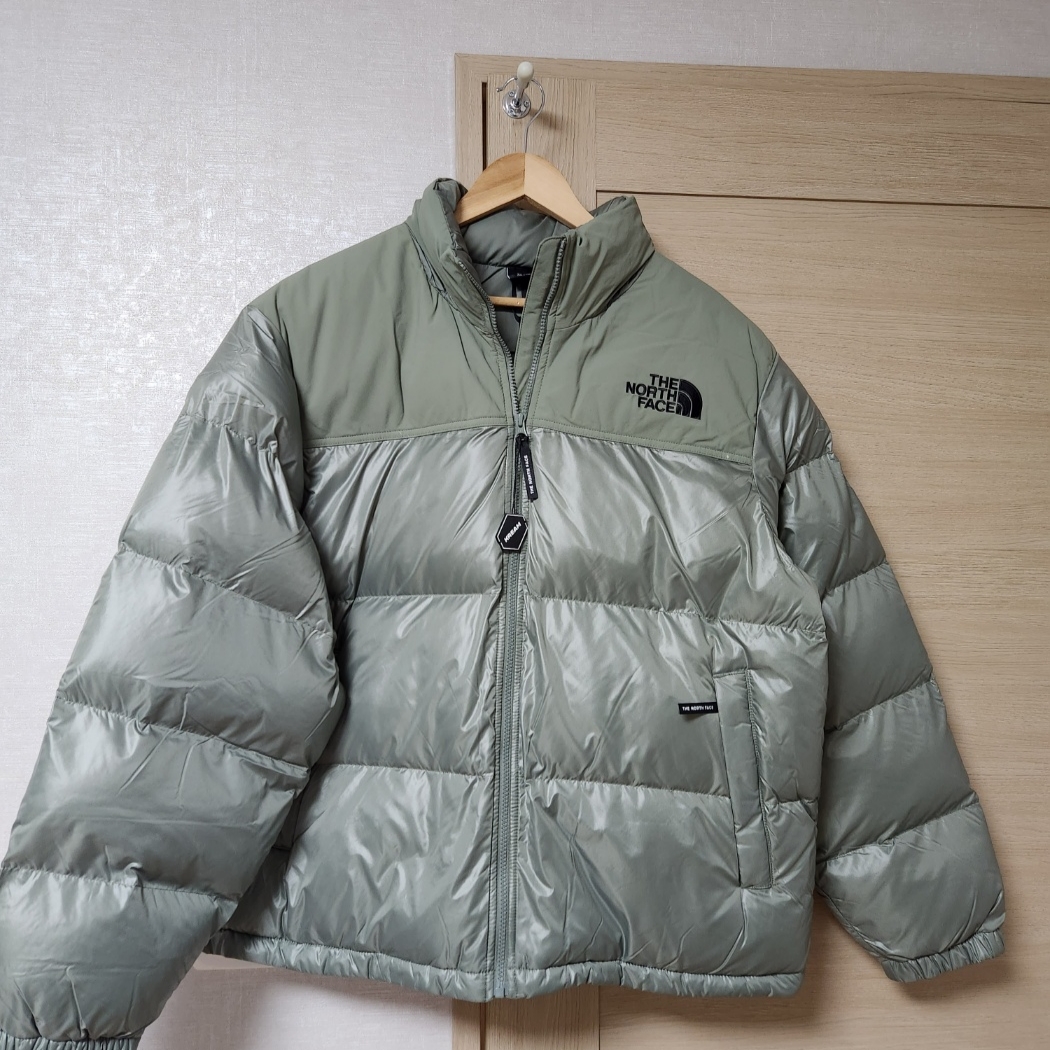 The North Face On Ball Jacket Khaki 착용 스타일