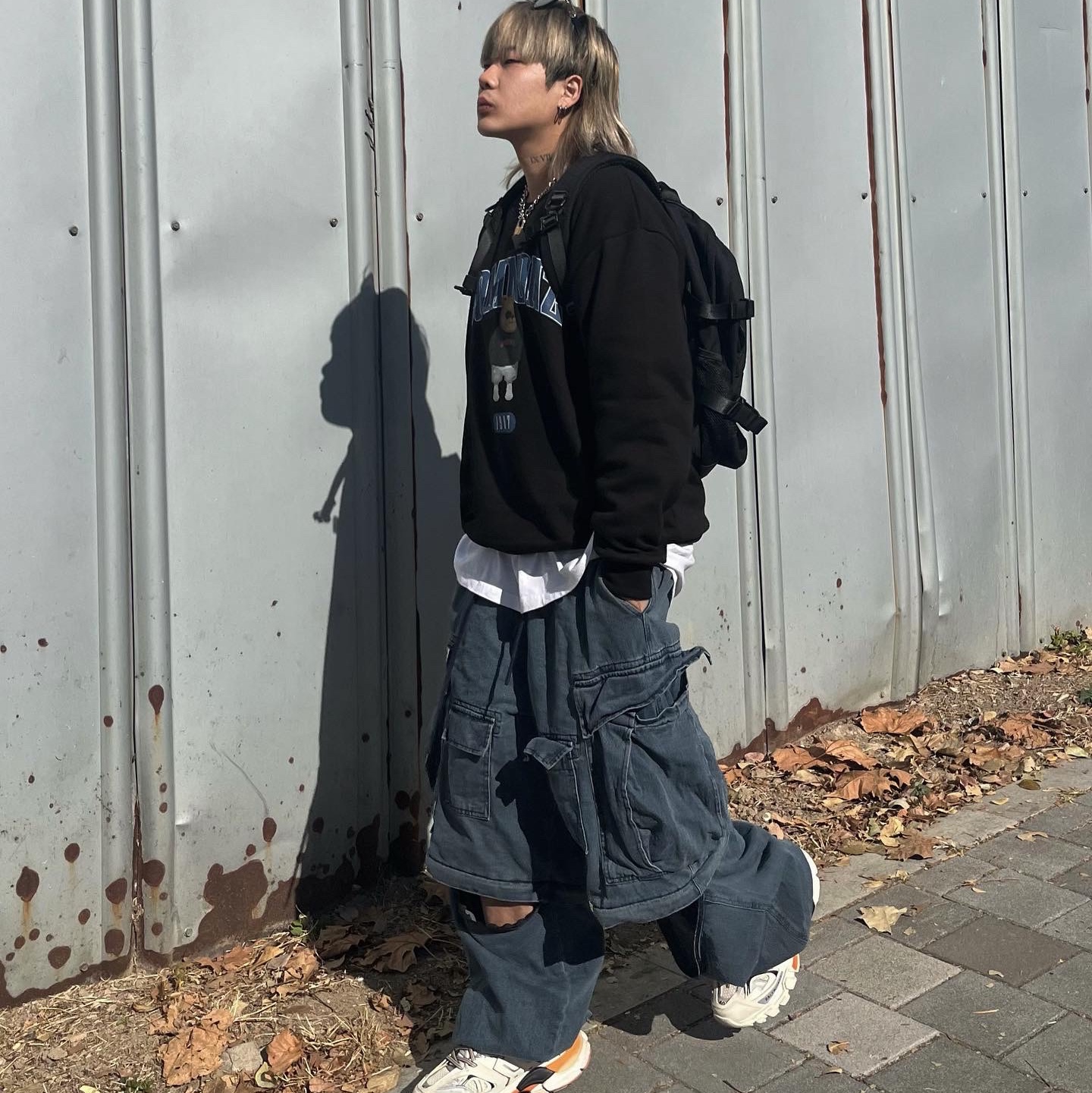 Balenciaga Track Sneakers White Orange 2019 착용 스타일 - 1
