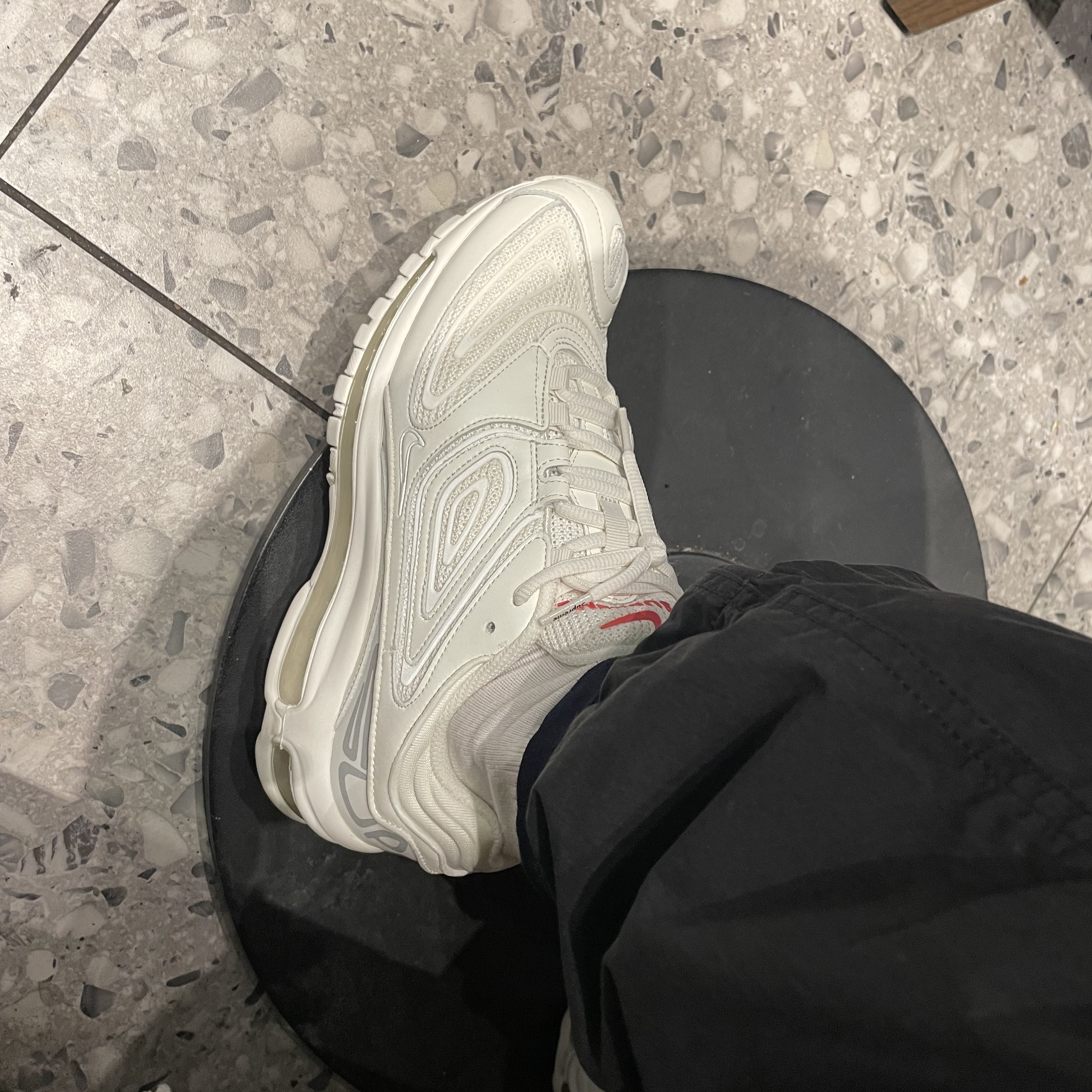 Nike x Supreme Air Max 98 TL White 착용 스타일