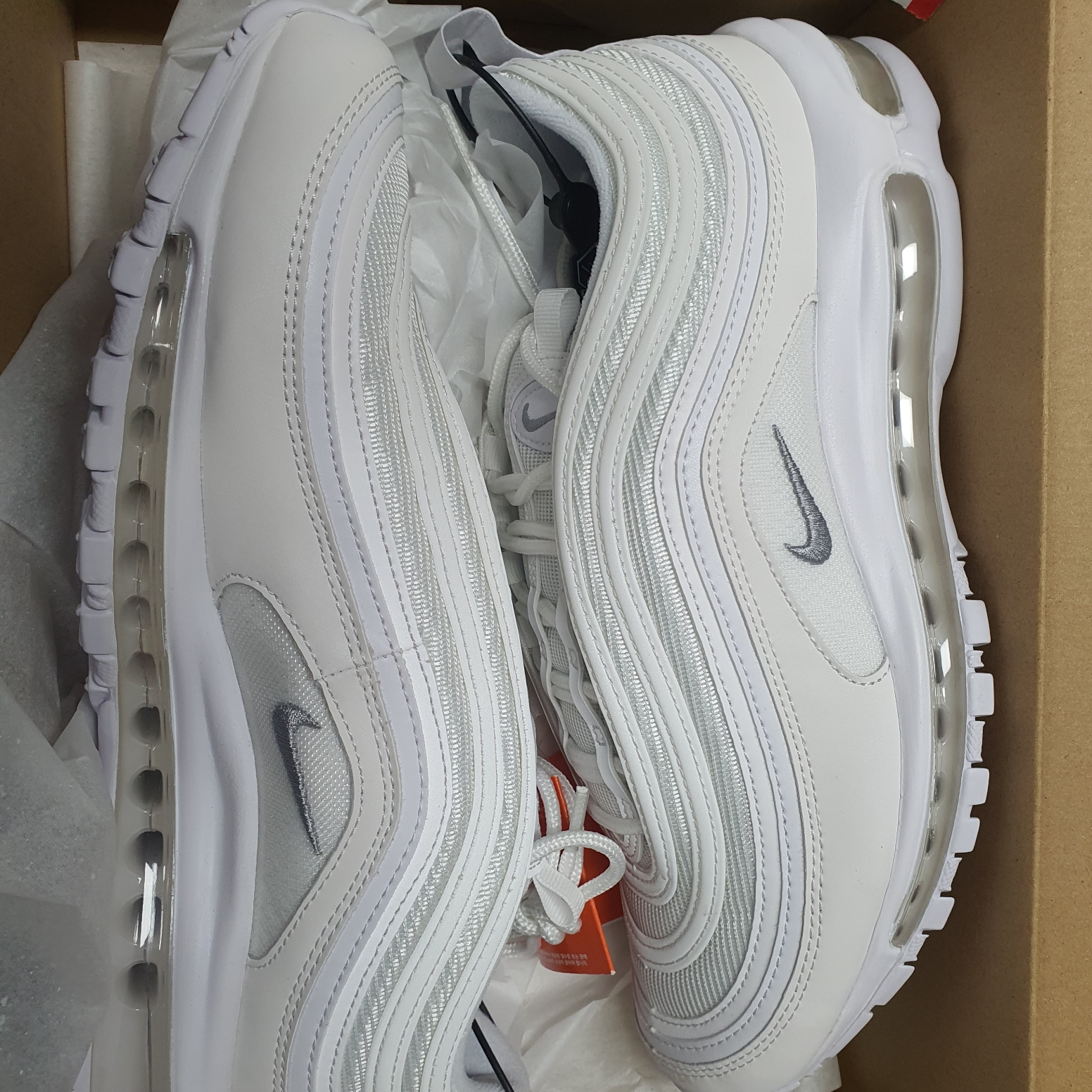 Nike Air Max 97 Triple White Wolf Grey 착용 스타일 - 3