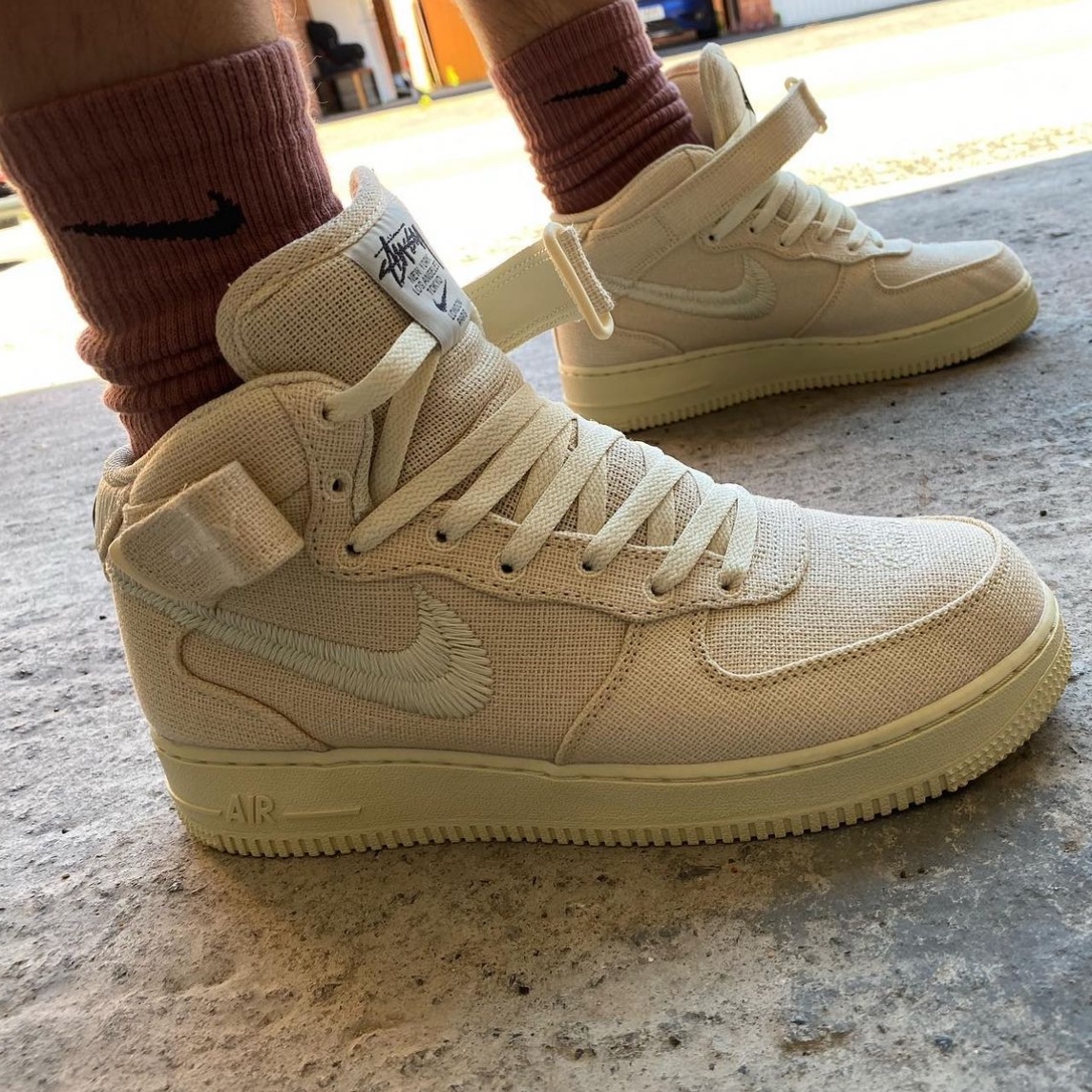 Nike x Stussy Air Force 1 '07 Mid SP Fossil 착용 스타일 - 5