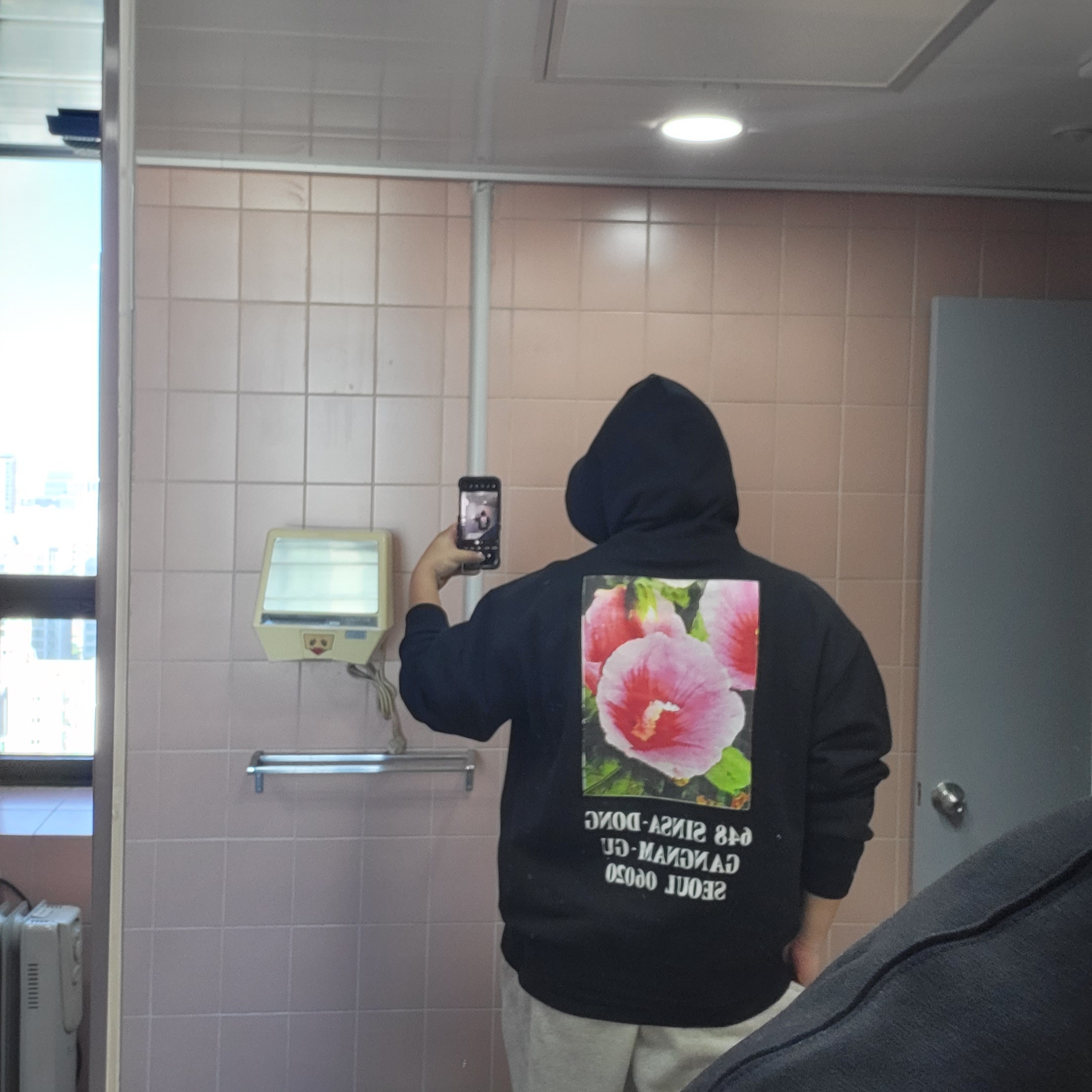 Supreme Seoul Box Logo Hooded Sweatshirt Black - 23FW 착용 스타일
