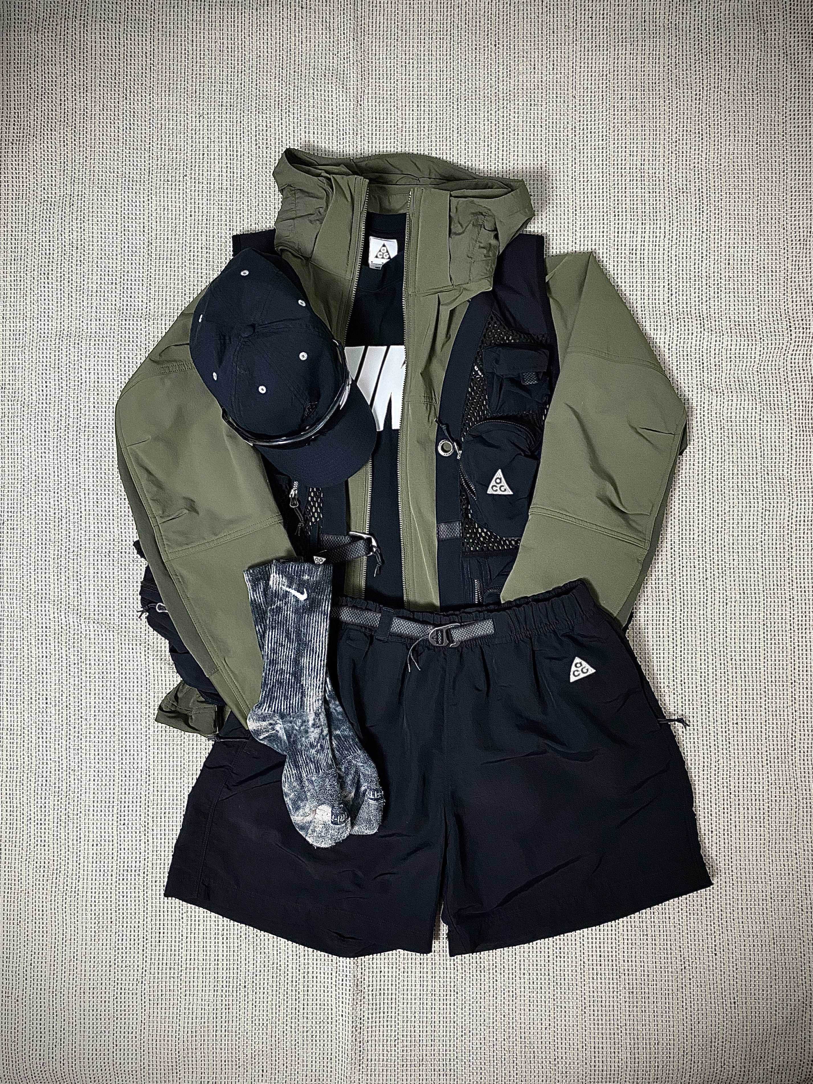 Nike ACG Heritage 86 Cap Black Light Smoke Grey, Nike ACG Sun Farer Jacket Medium Olive - Asia 착용 스타일 - 4