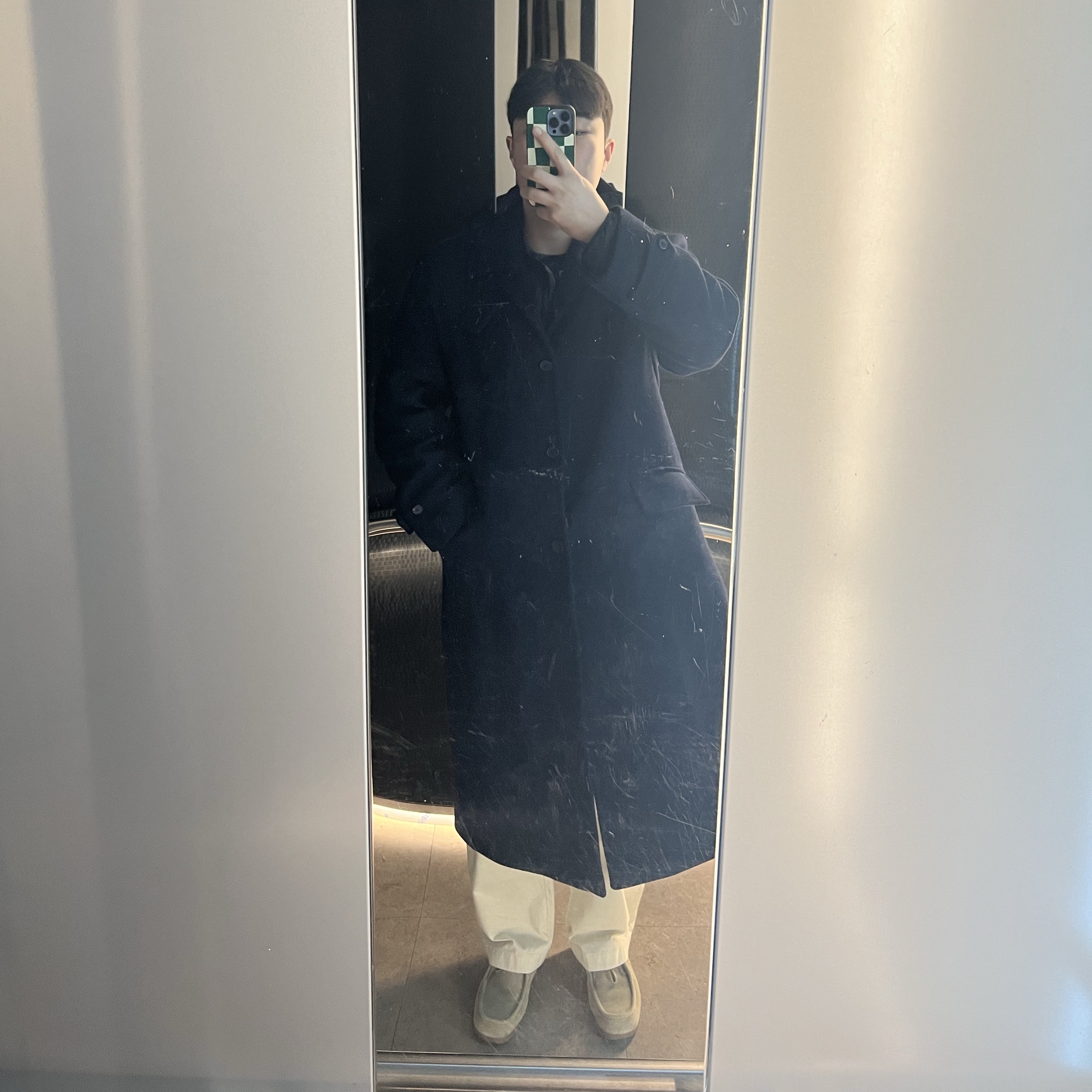 Uniqlo U Wide Fit Baker Pants Natural 착용 스타일