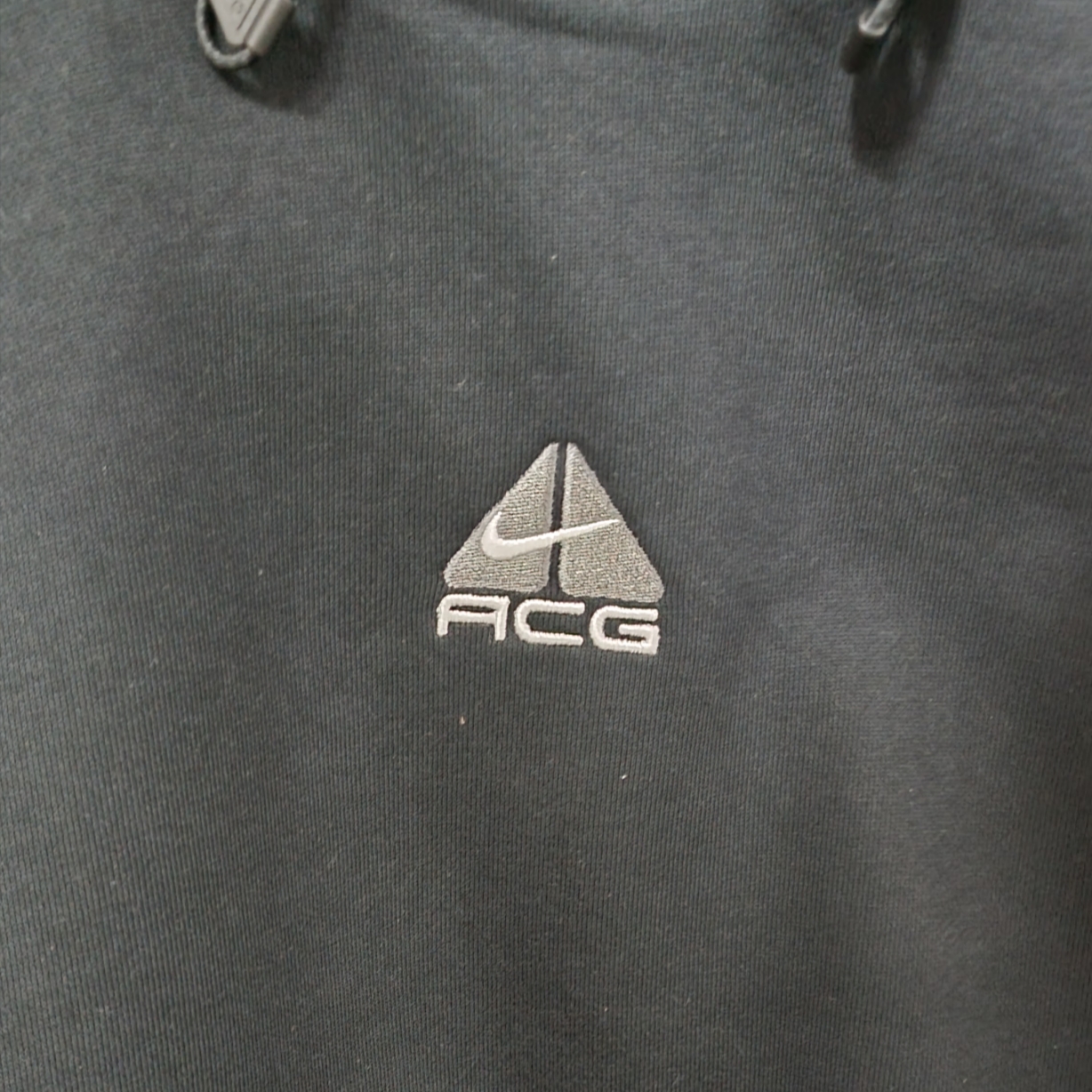 Nike ACG Therma-Fit Fleece Pullover Hoodie Black Anthracite - Asia 착용 스타일 - 1