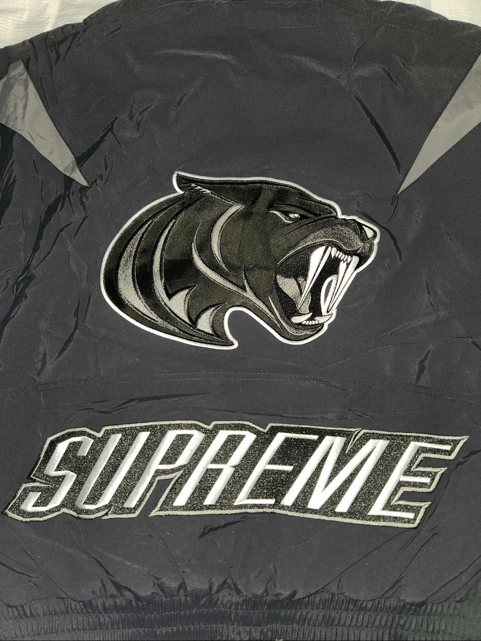 Supreme Wildcat Sideline Puffer Jacket Black - 23FW, Nike x Off-White Air Max 90 V2 Black White 착용 스타일 - 7