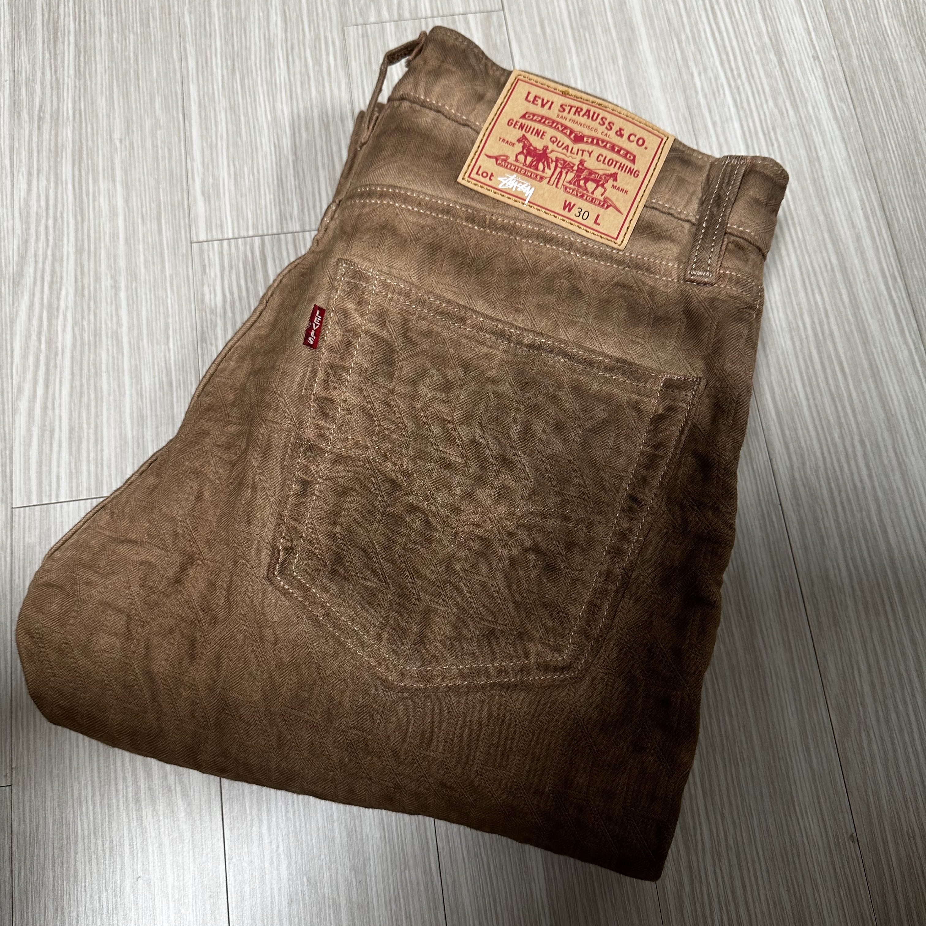 Stussy x Levi's Jacquard Jean Brown 착용 스타일