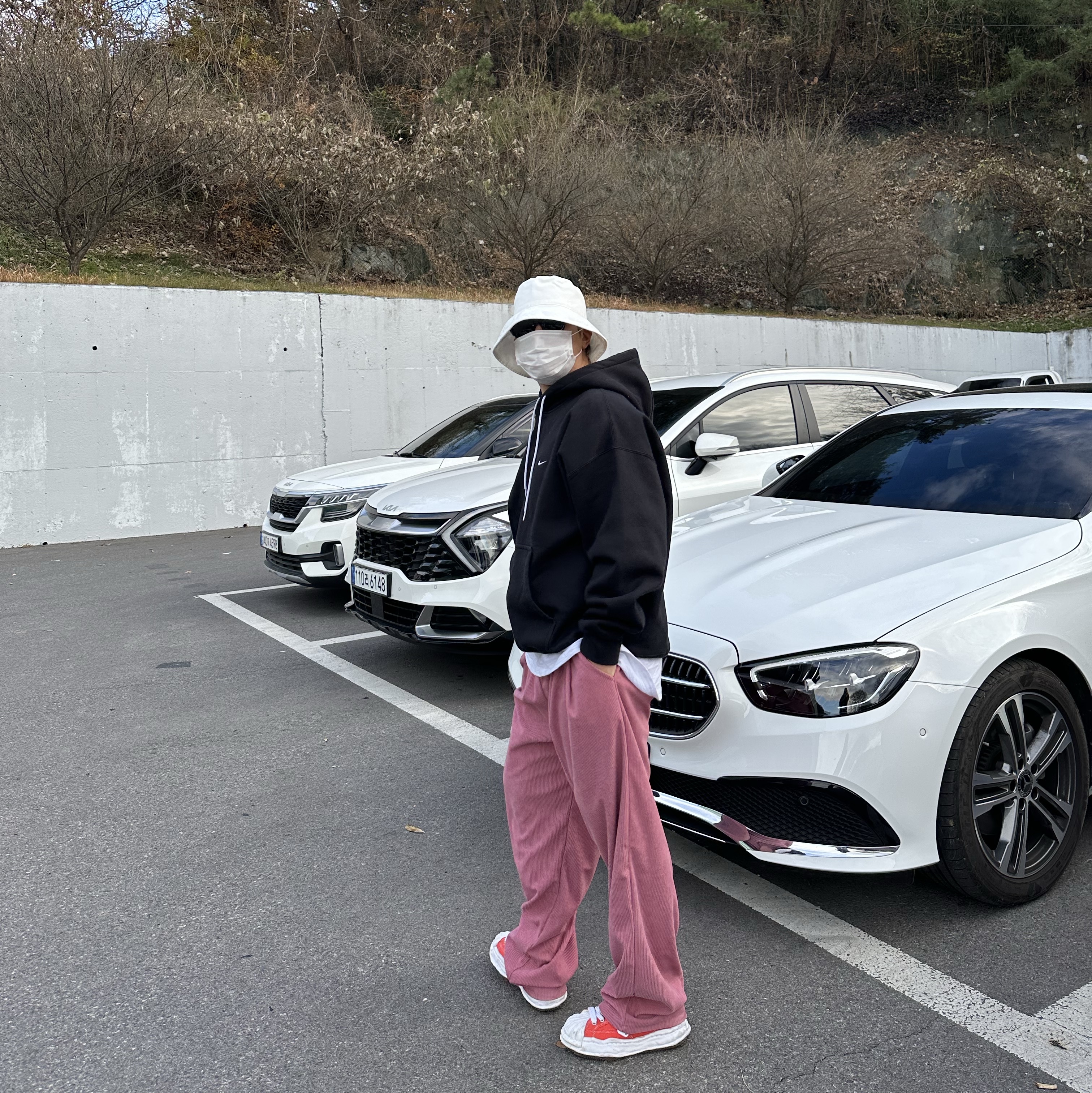 Nike NRG Solo Swoosh Fleece Hoodie Black White - Asia, Maison Mihara Yasuhiro Blakey OG Sole Canvas Low-top Sneakers Orange 착용 스타일 - 1