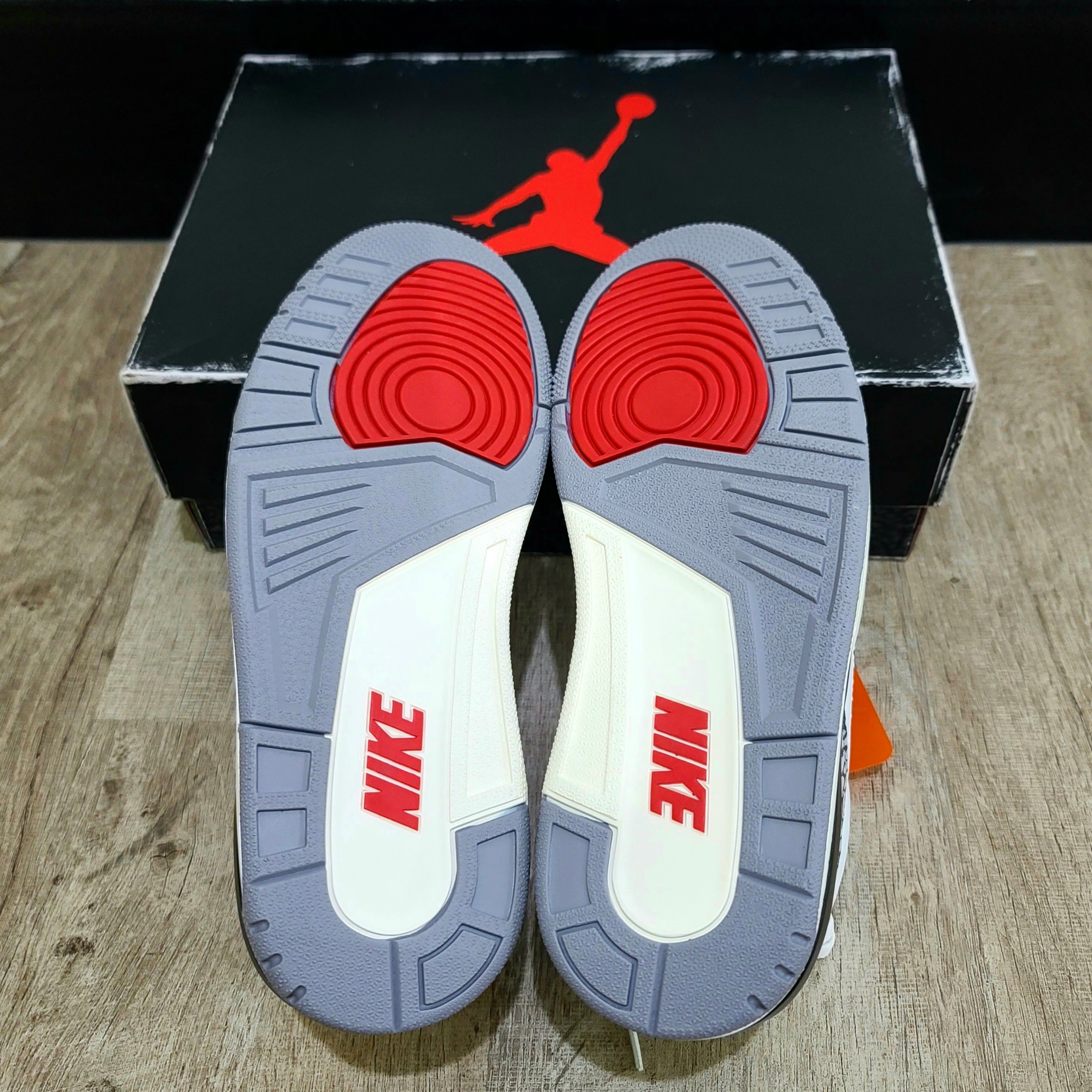 Jordan 3 Retro White Cement Reimagined 착용 스타일 - 4