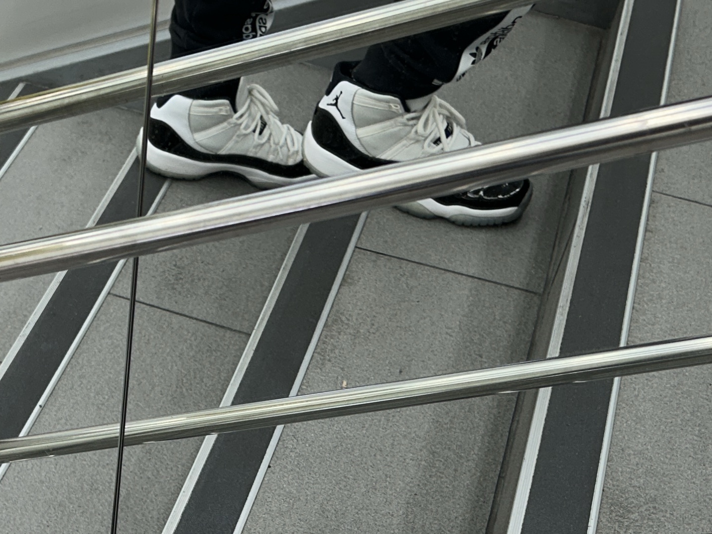 (GS) Jordan 11 Retro Concord 2018 착용 스타일 - 1