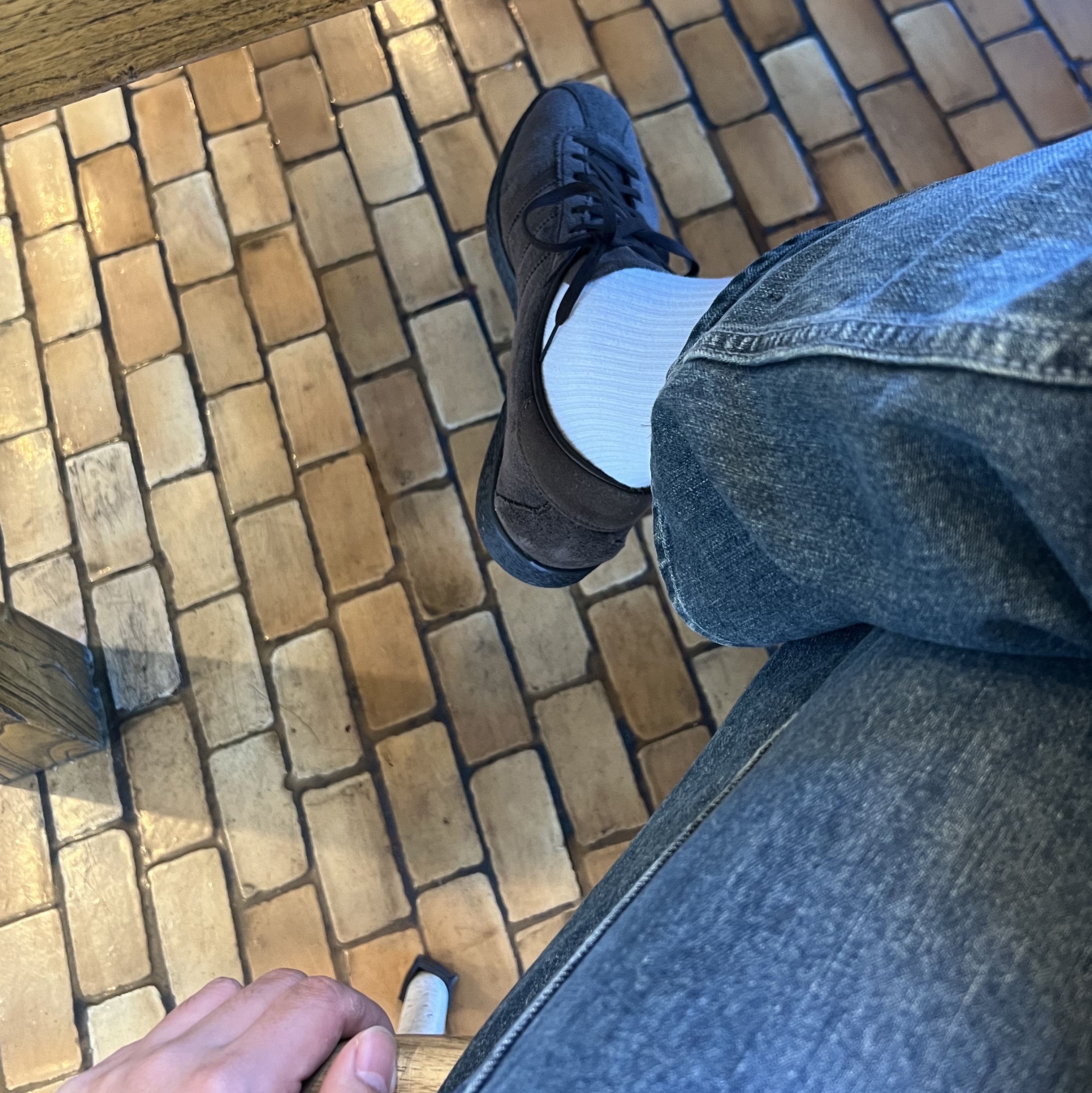 Adidas Tobacco Gruen Dark Brown 착용 스타일