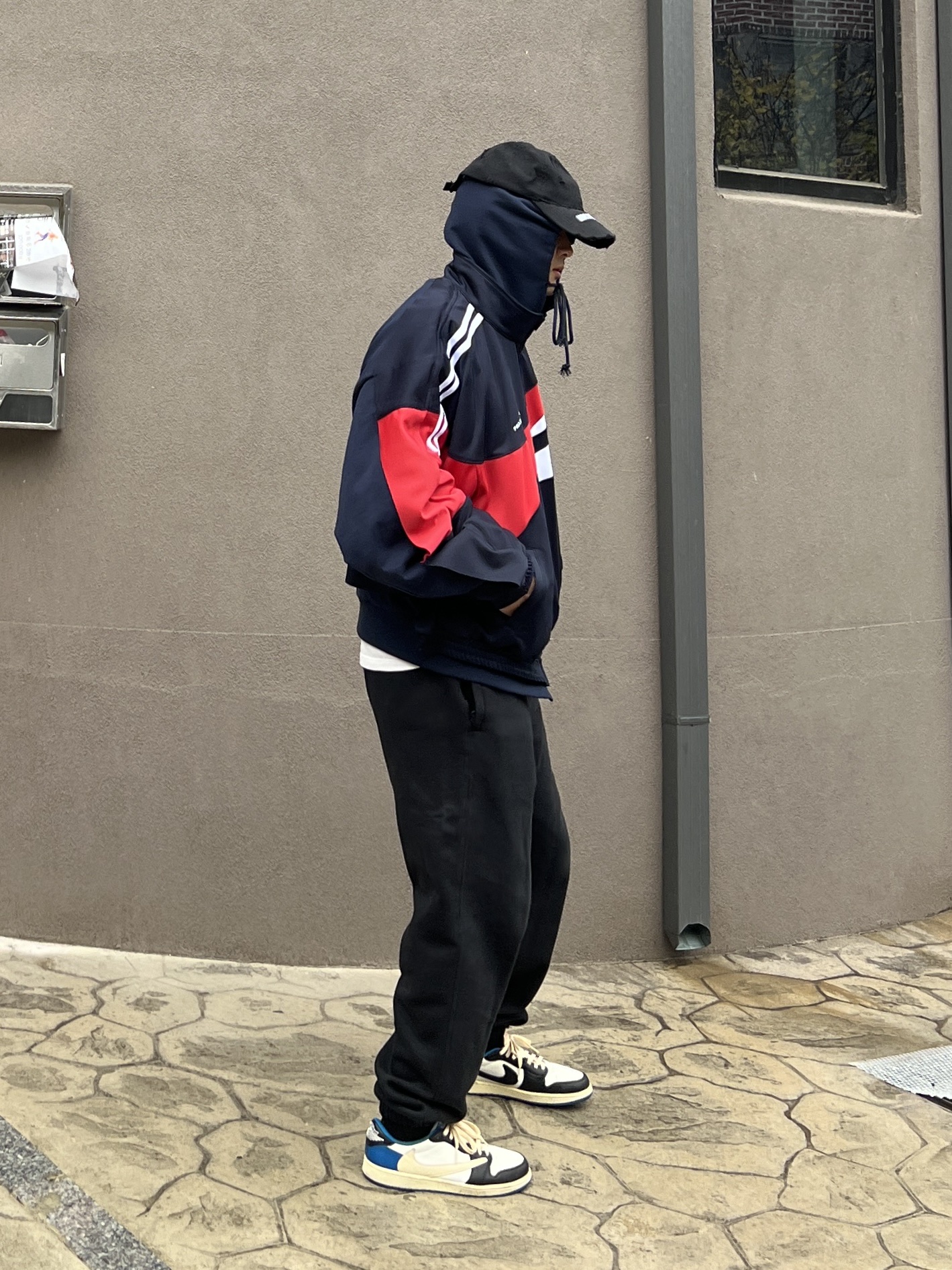 Project G/R Hybrid Hooded Track Jacket Navy, Nike x Stussy NRG Washed Fleece Pants Black (DO5296-010) 착용 스타일 - 2