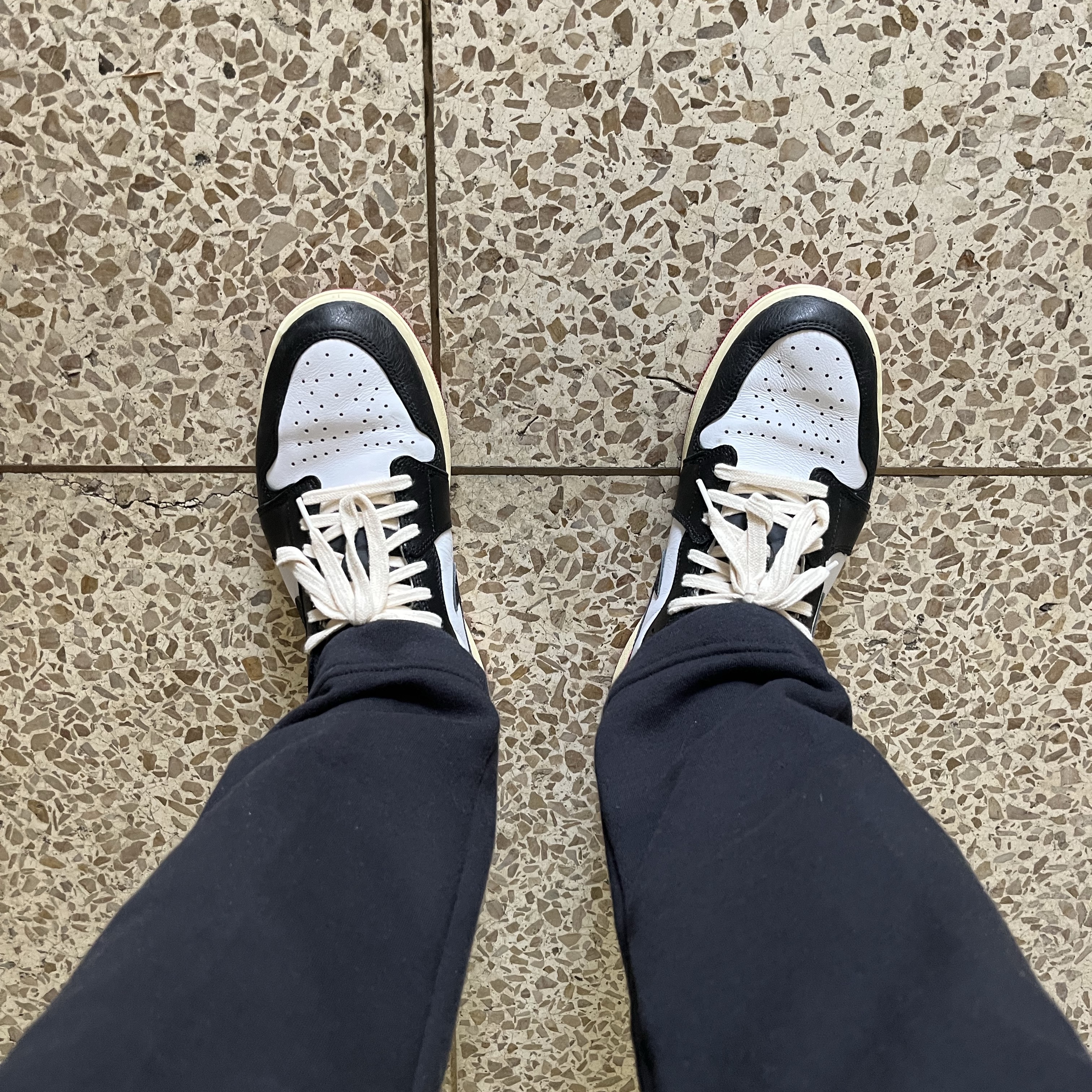 Jordan 1 Retro Low OG Black Toe 착용 스타일