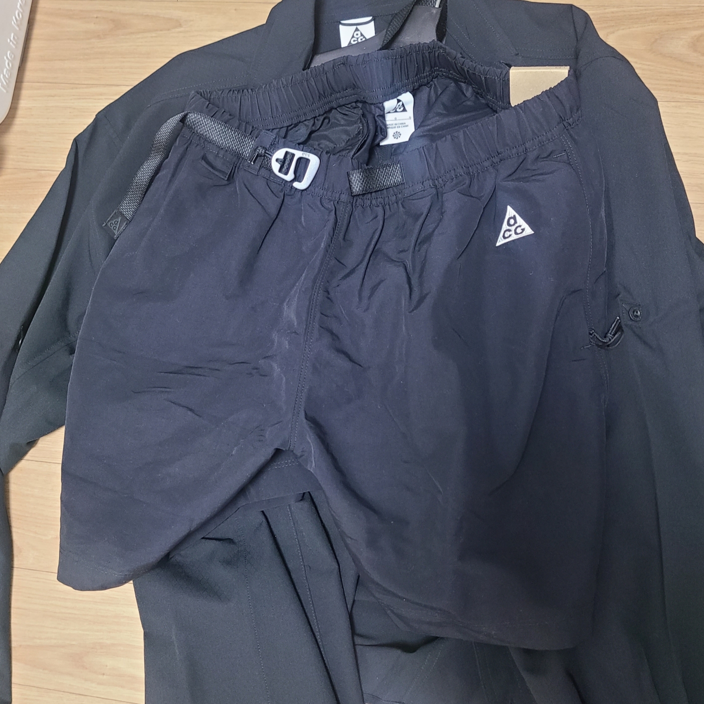 Nike NRG ACG Trail Shorts Black Dark Smoke Grey - Asia 착용 스타일
