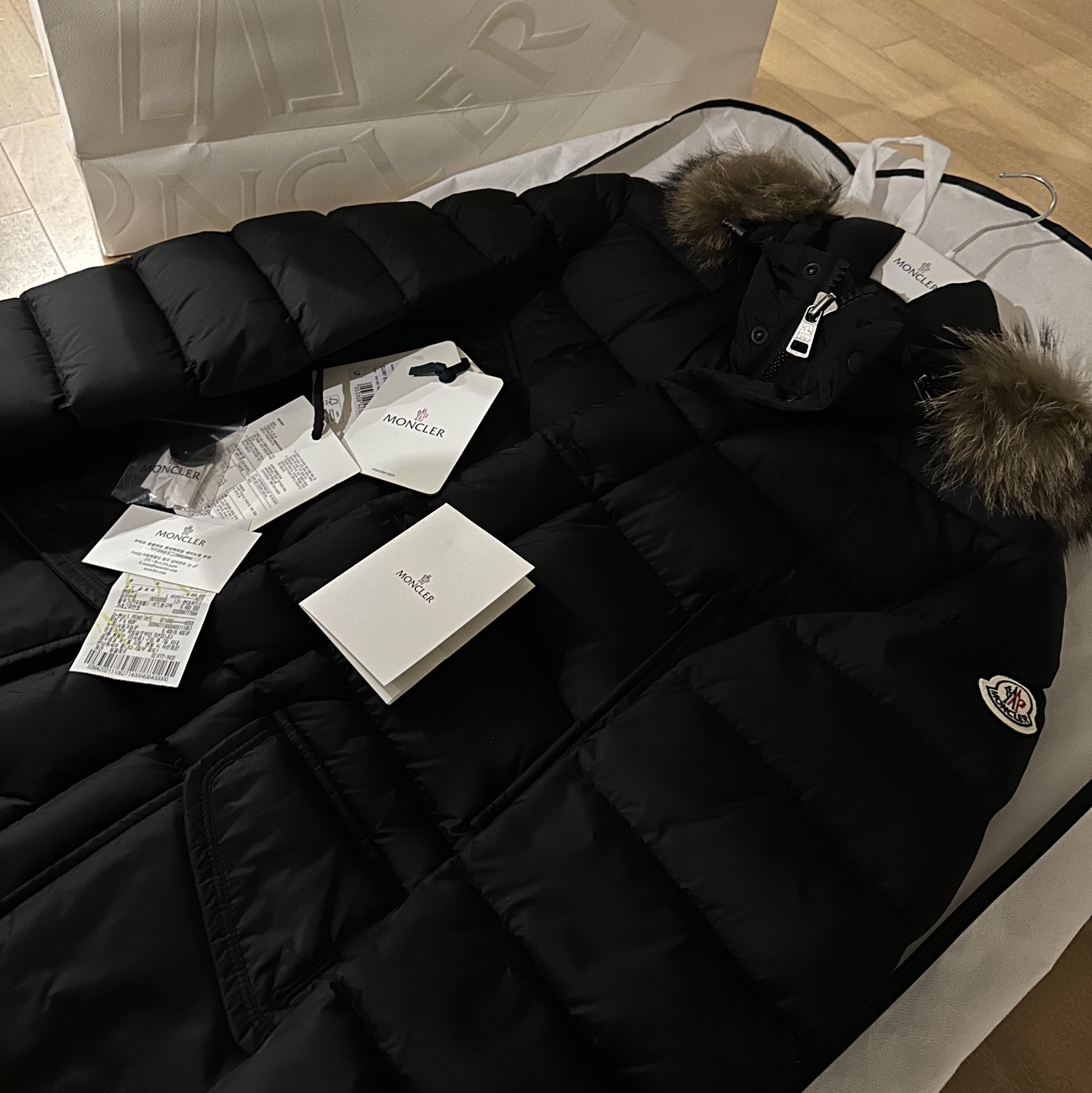 Moncler Cluny Long Down Jacket Black - 23FW 착용 스타일