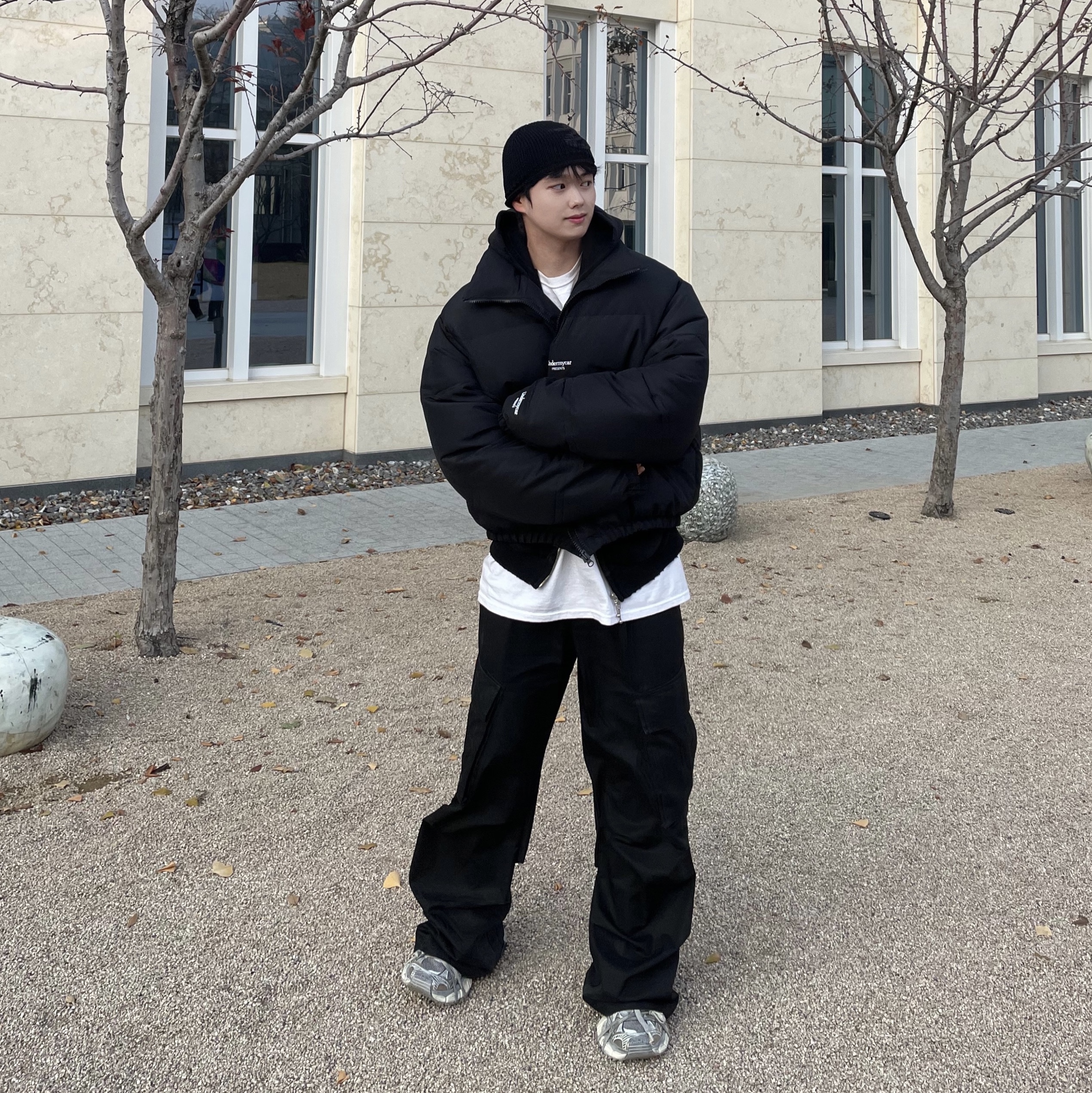 Undermycar Mu.15 Anti Fxxking Logo Play Triple Logo Crop Padding Jacket Black, Balenciaga 3XL Sneakers Light Beige 착용 스타일 - 1
