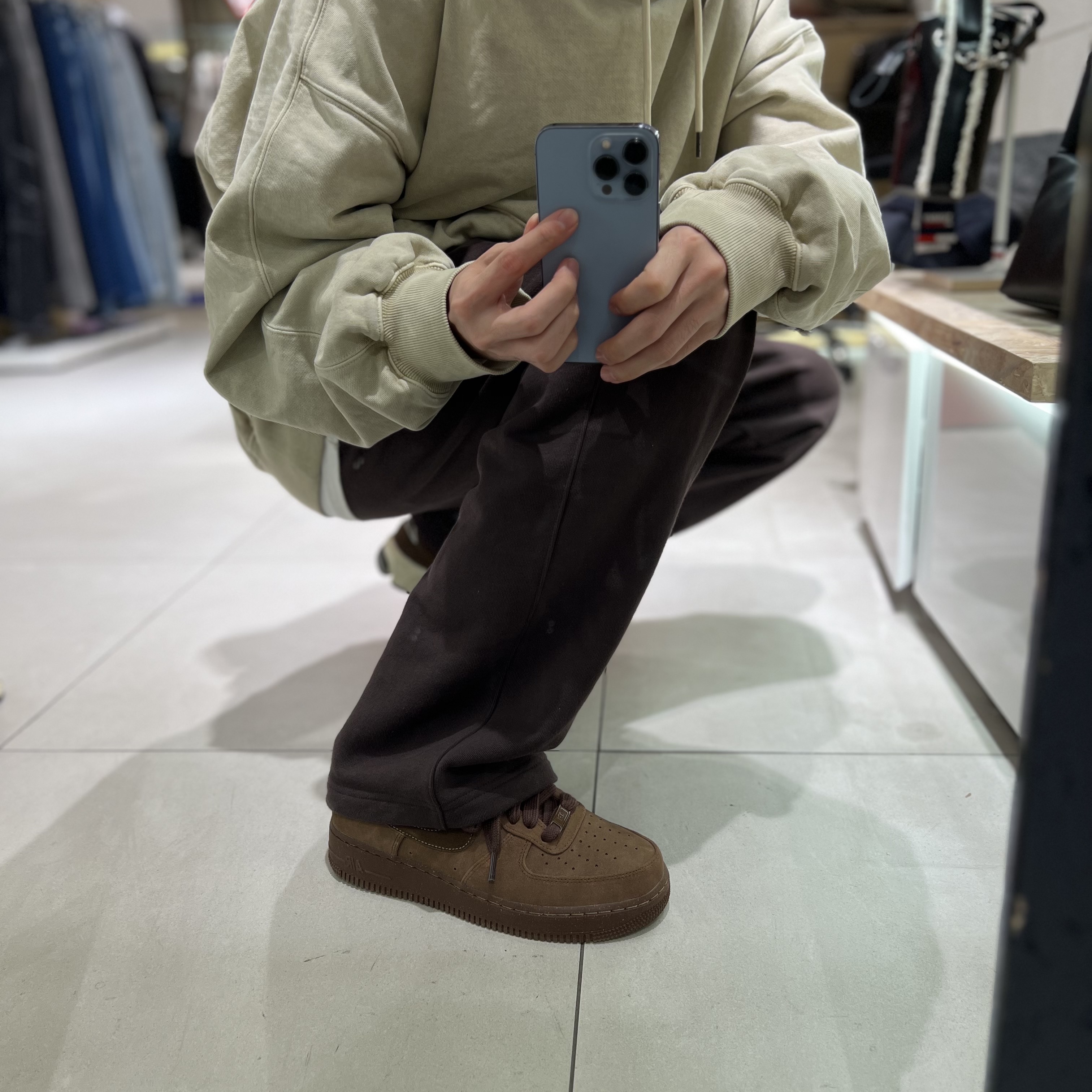 (W) Nike Air Force 1 '07 Cacao Wow 착용 스타일 - 1