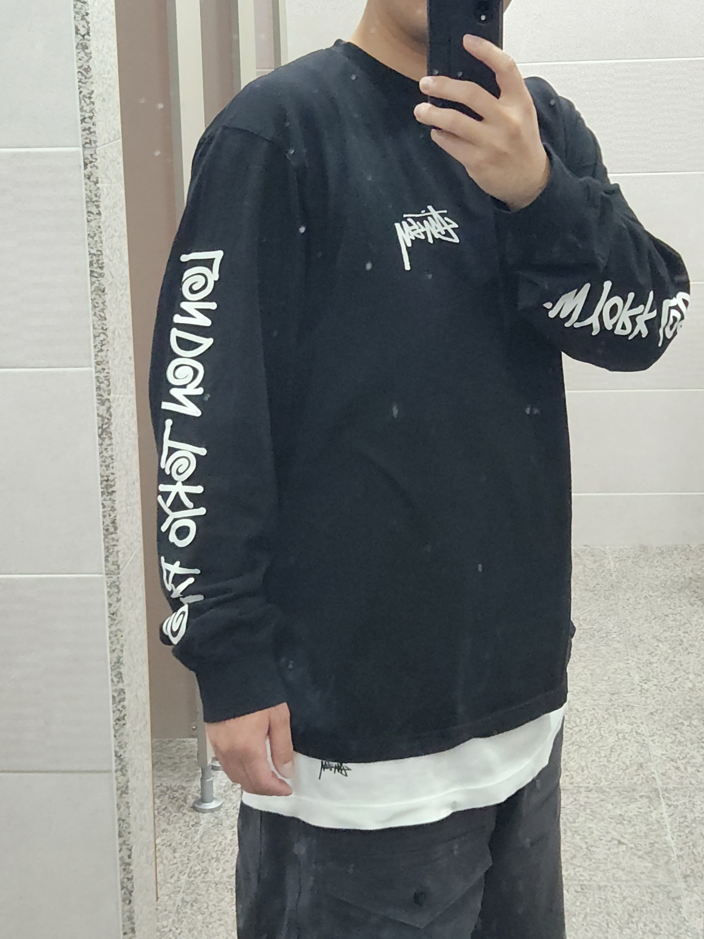 Stussy Big Cities LS T-Shirt Pigment Dyed Black 착용 스타일