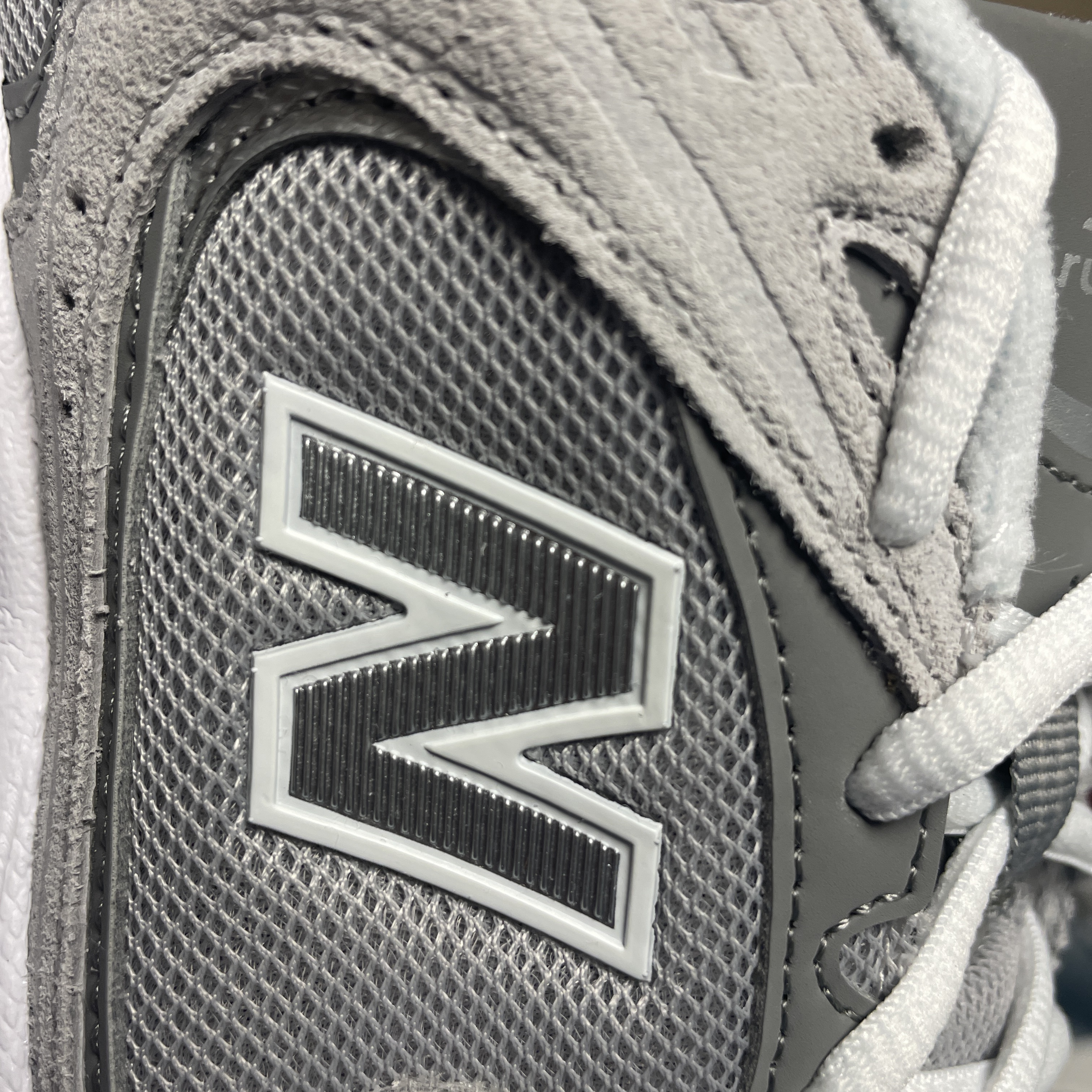 New Balance 530 Grey 착용 스타일