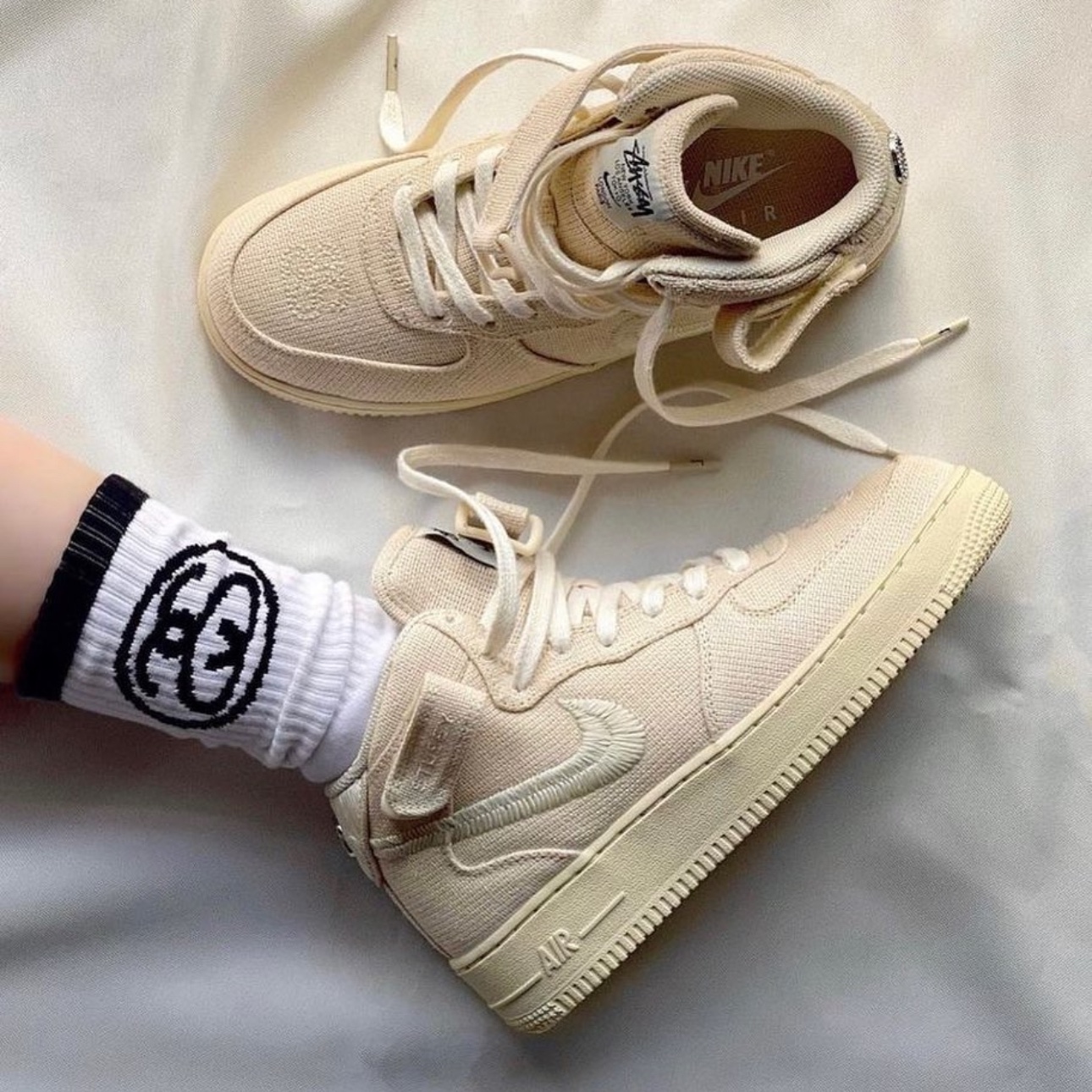 Nike x Stussy Air Force 1 '07 Mid SP Fossil 착용 스타일 - 6