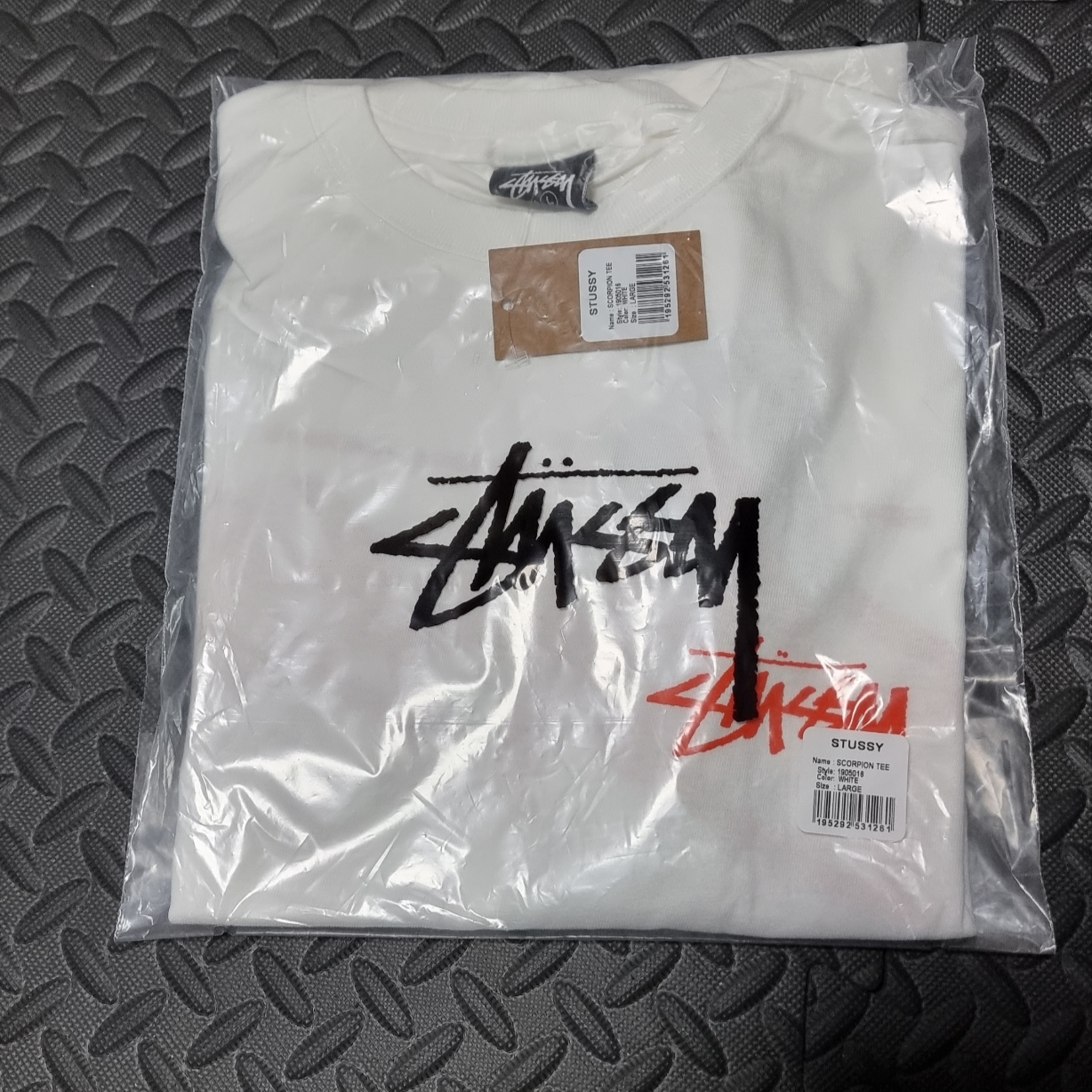 Stussy Scorpion T-Shirt White 착용 스타일