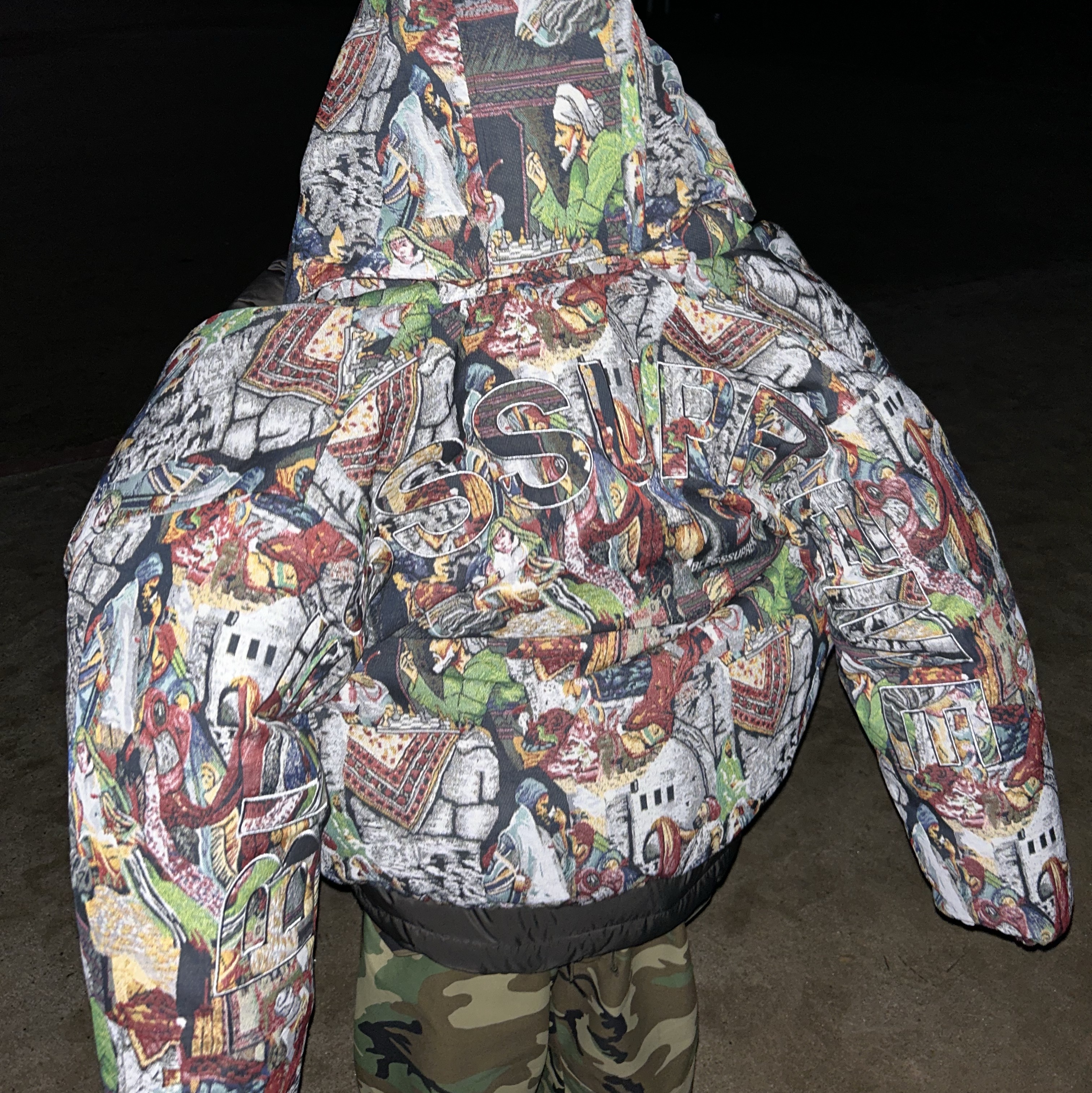 Supreme x Bless Tapestry Down Puffer Jacket Multicolor - 23FW, Nike x Comme des Garcons Homme Plus Air Max Sunder SP White Black 착용 스타일 - 2