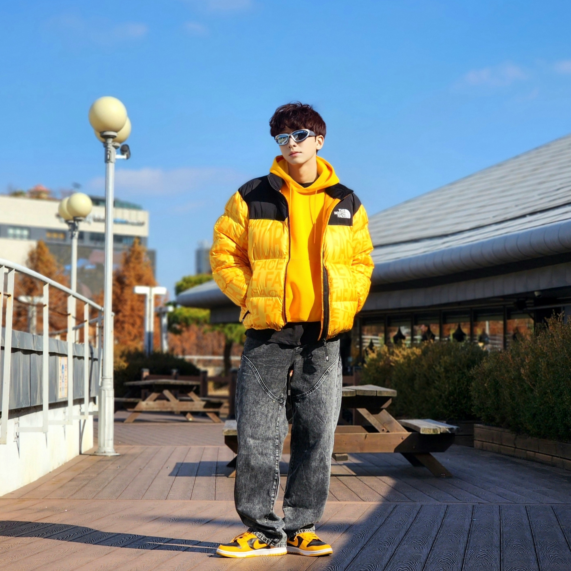 Nike Dunk Low Retro Championship Goldenrod, The North Face White Label Novelty Nuptse Down Jacket P Yellow 착용 스타일 - 8