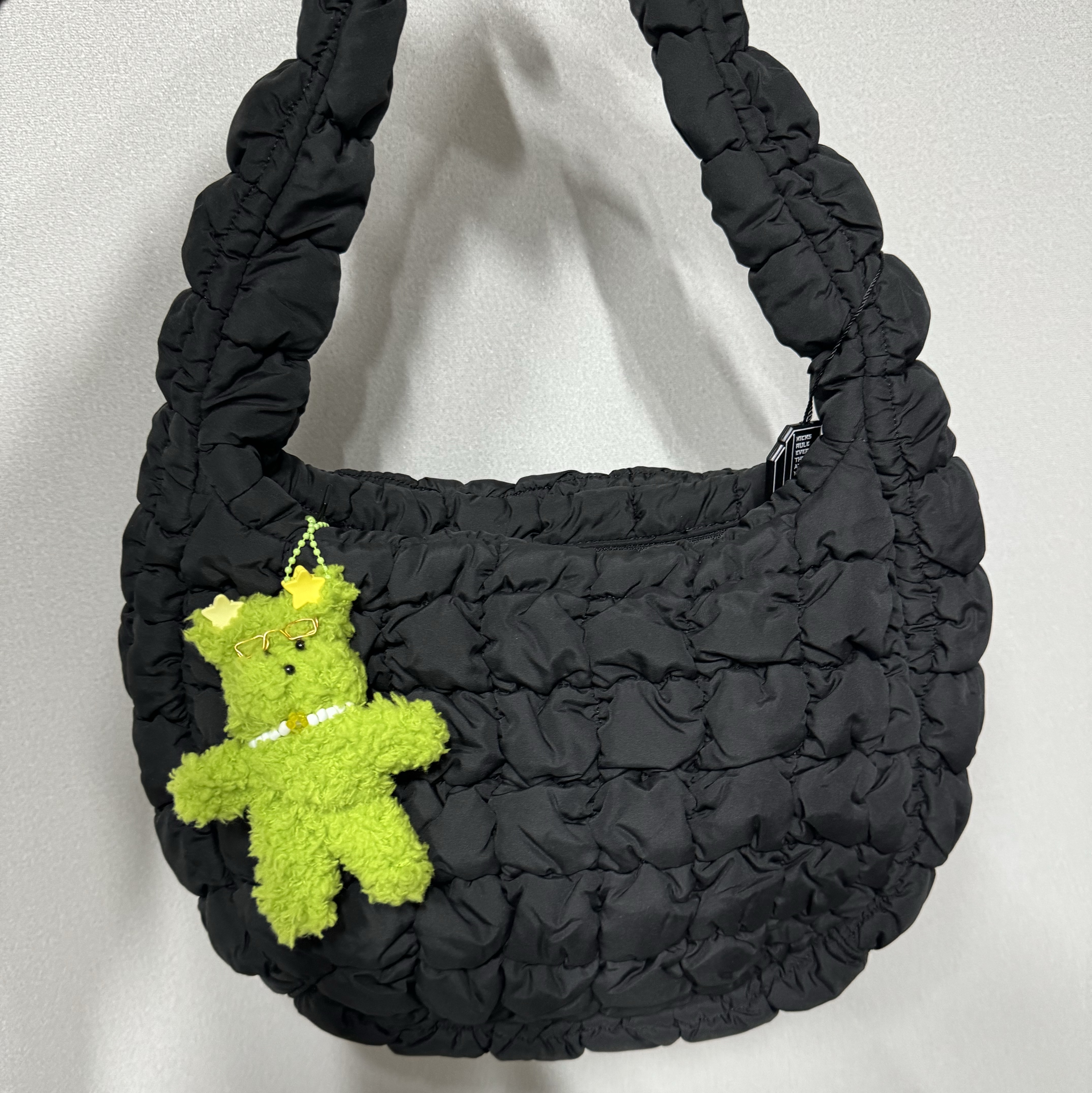 COS Quilted Mini Bag Black 착용 스타일