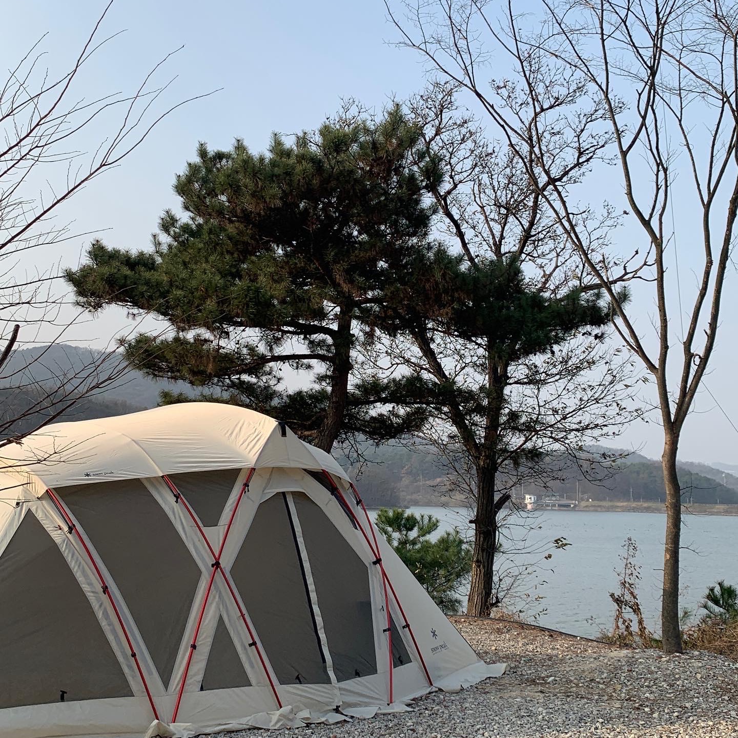Snow Peak Living Shell Long Pro. Ivory 착용 스타일