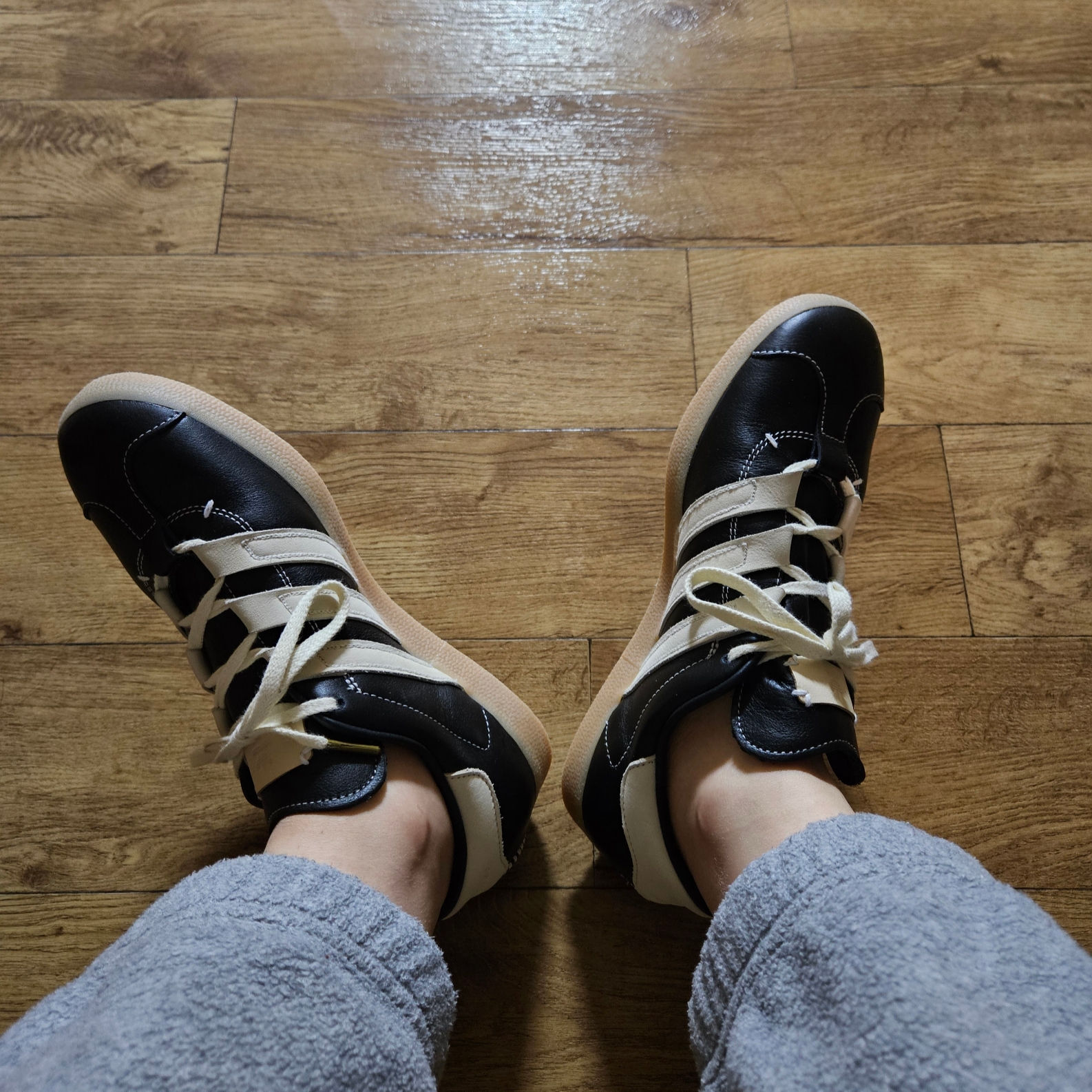 Adidas x Foot Industry Gazelle Core Black Cream White 착용 스타일