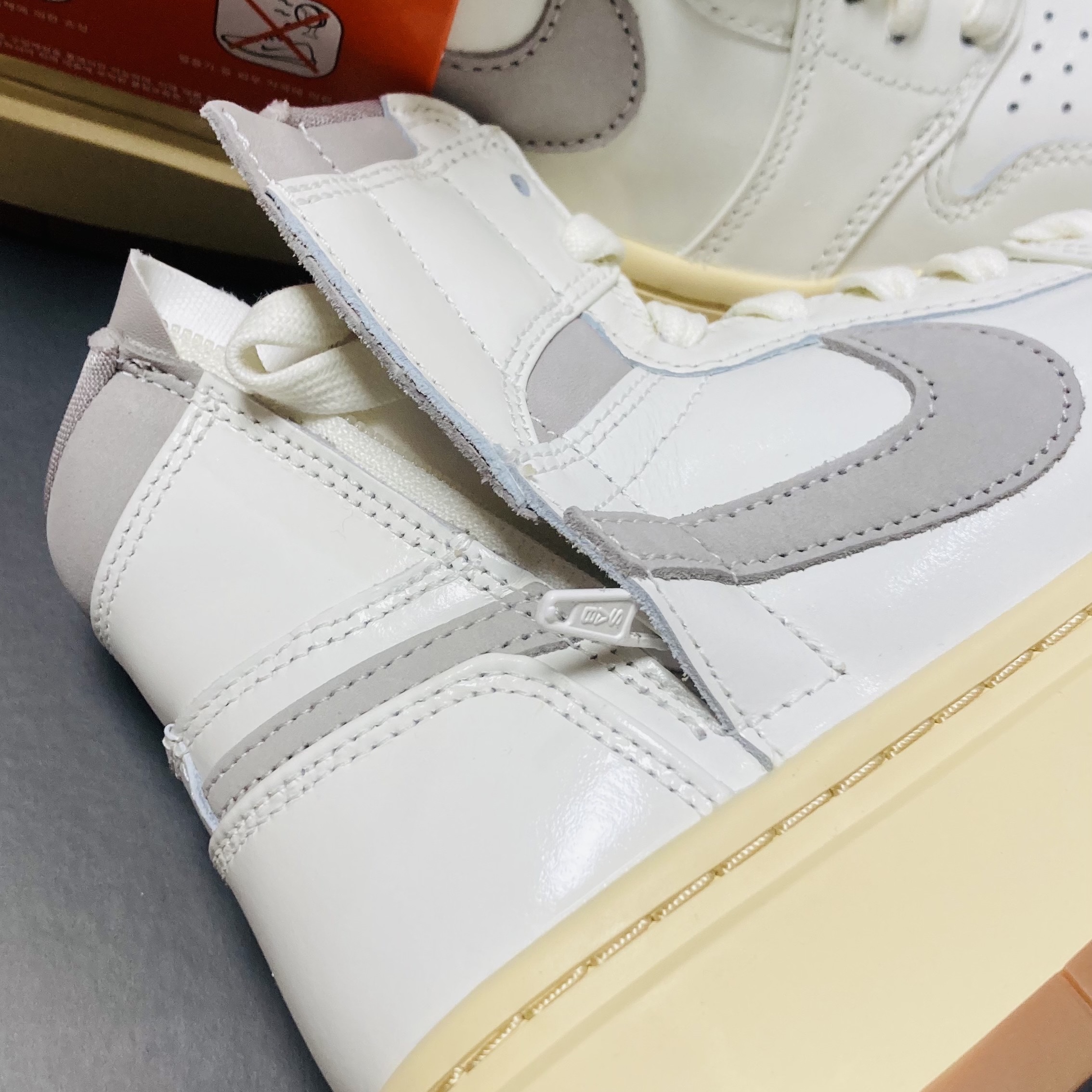 (W) Jordan 1 Elevate High SE Sail Pale Vanilla 착용 스타일 - 7