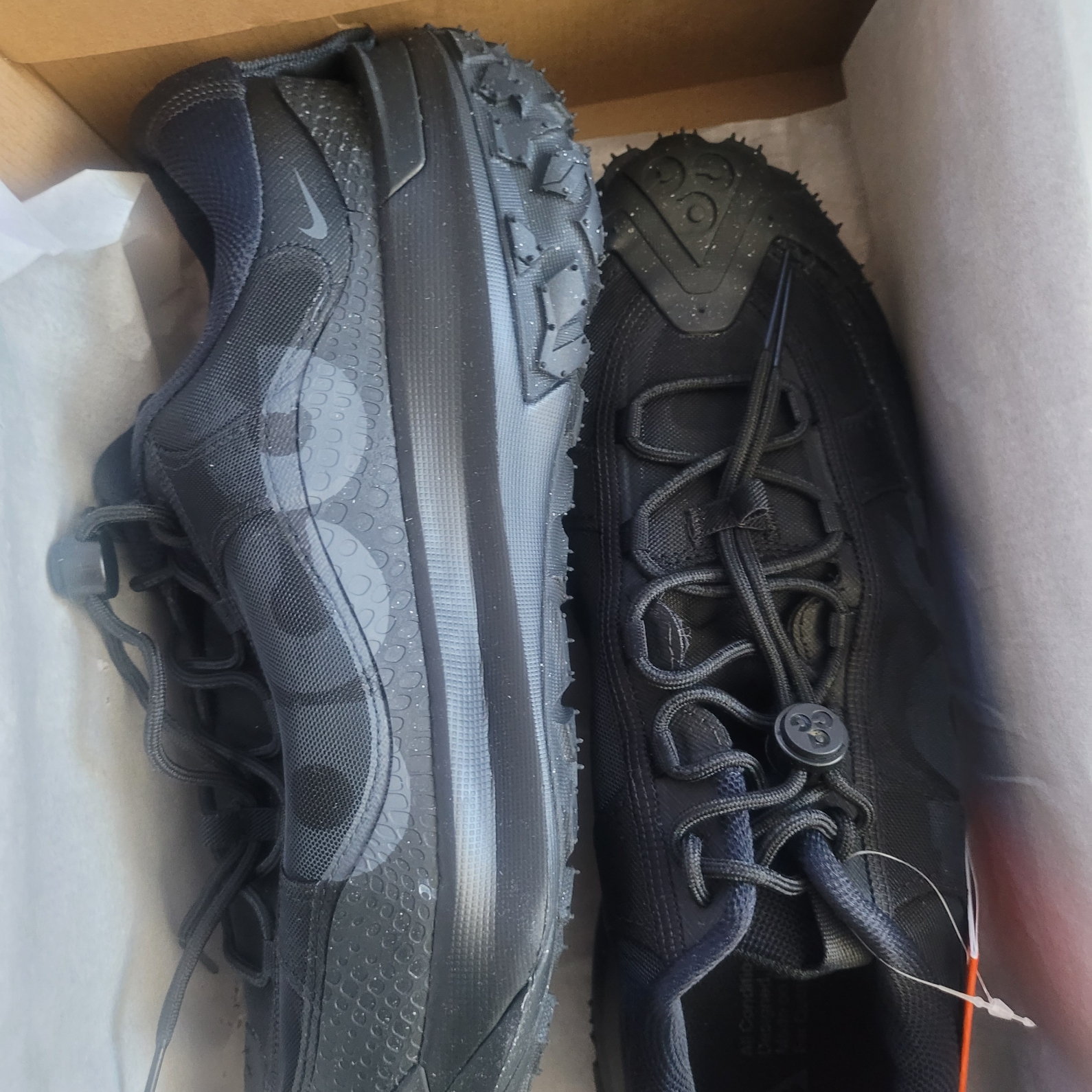 Nike ACG Mountain Fly 2 Low Black 착용 스타일