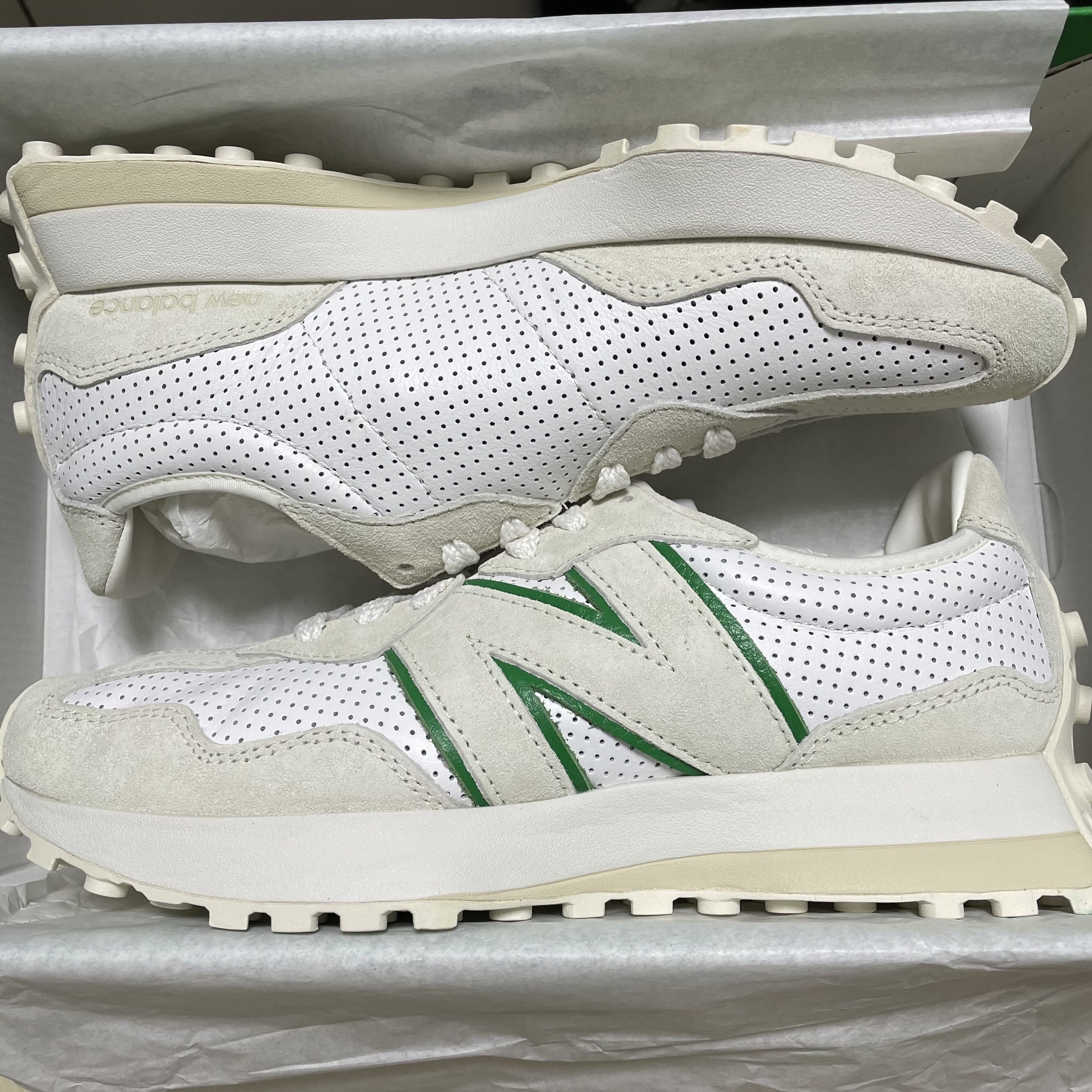 New Balance x Casablanca 327 Idealist Off White Green 착용 스타일
