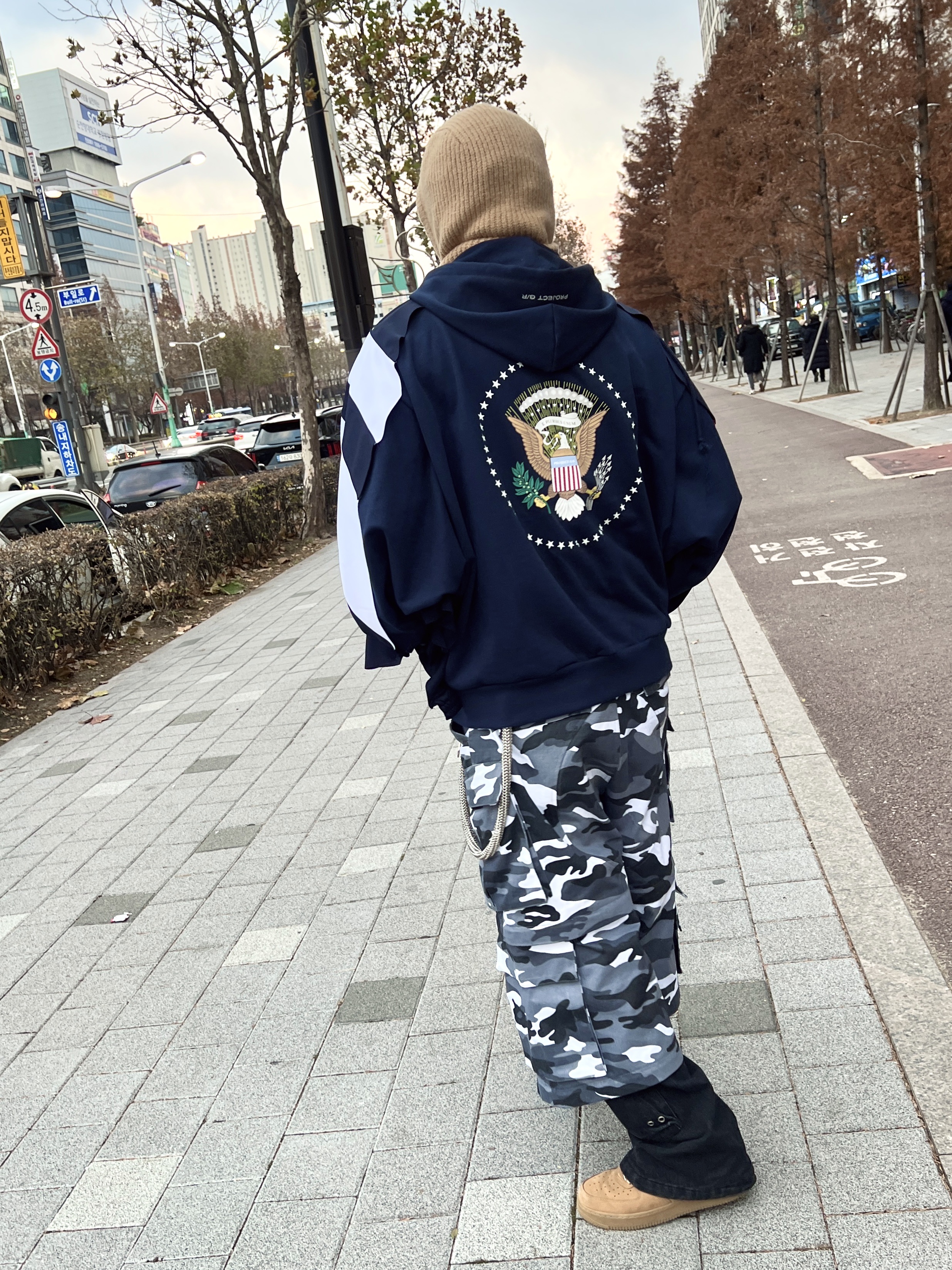 Project G/R Hybrid Hooded Track Jacket Navy, Project G/R Oversized Convertible Cargo Pants City Camo 착용 스타일 - 1